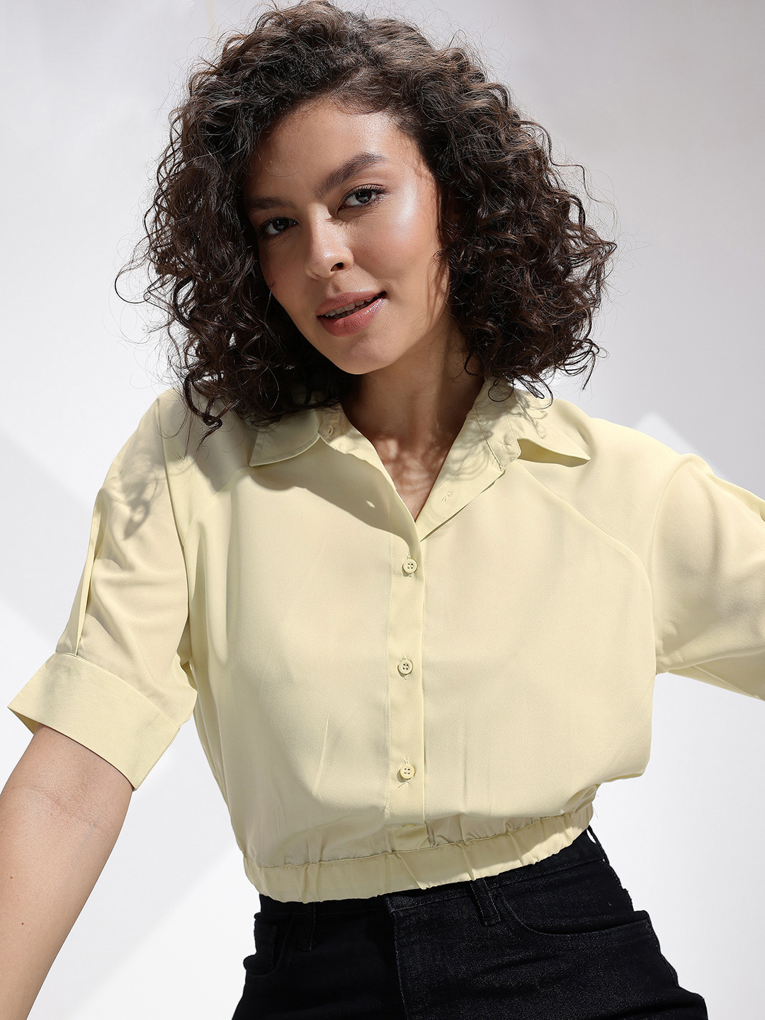 encore by INVICTUS Shirt Style Crop Top