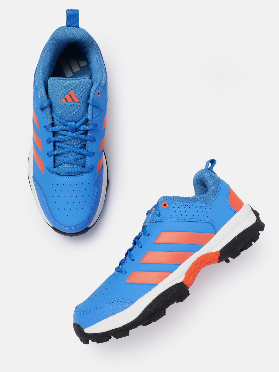 ADIDAS Men Crinu 24 Cricket Shoes