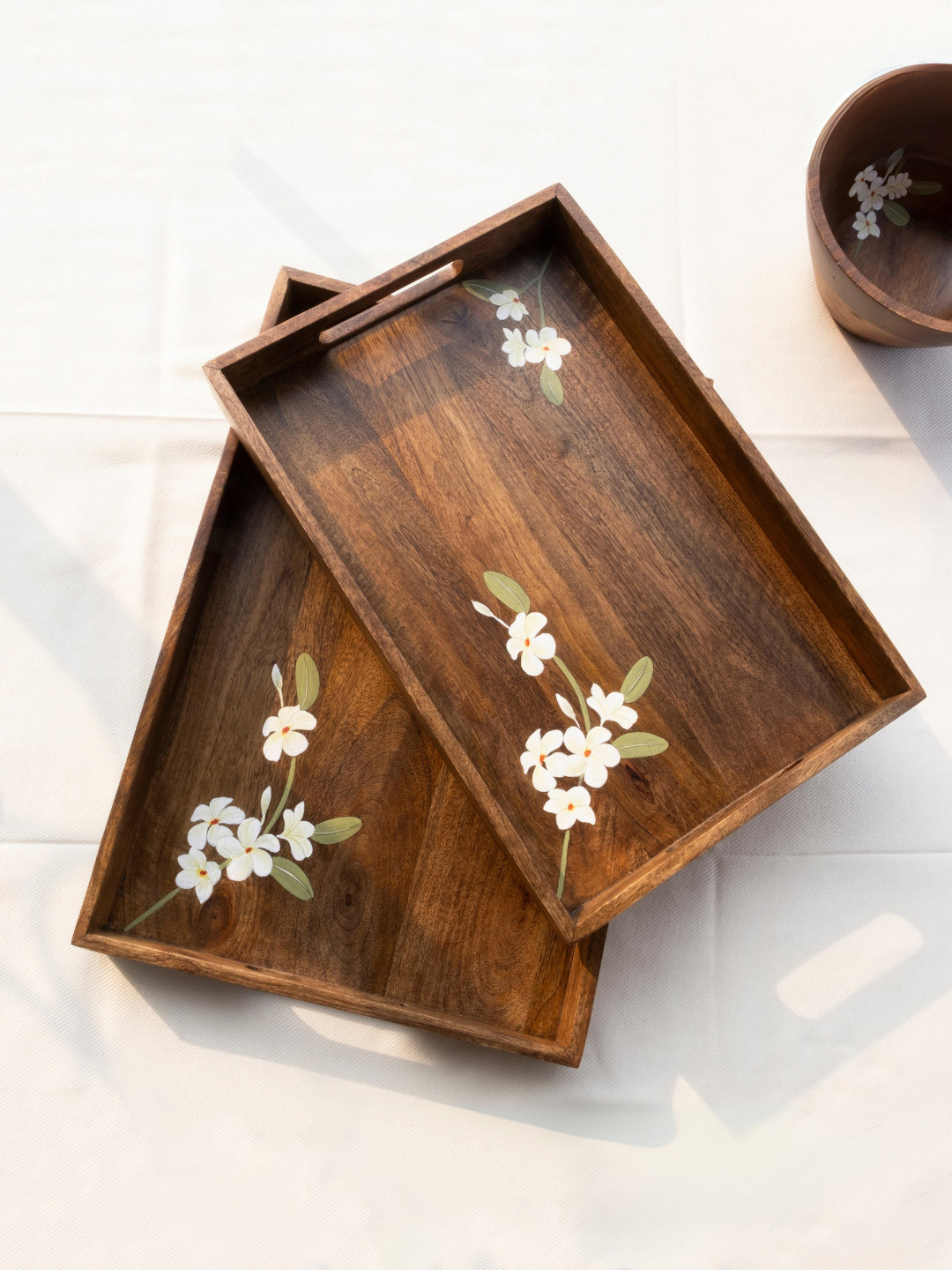 Aurum Crafts Brown and White 2 Pieces Bella Mango Wood Trays