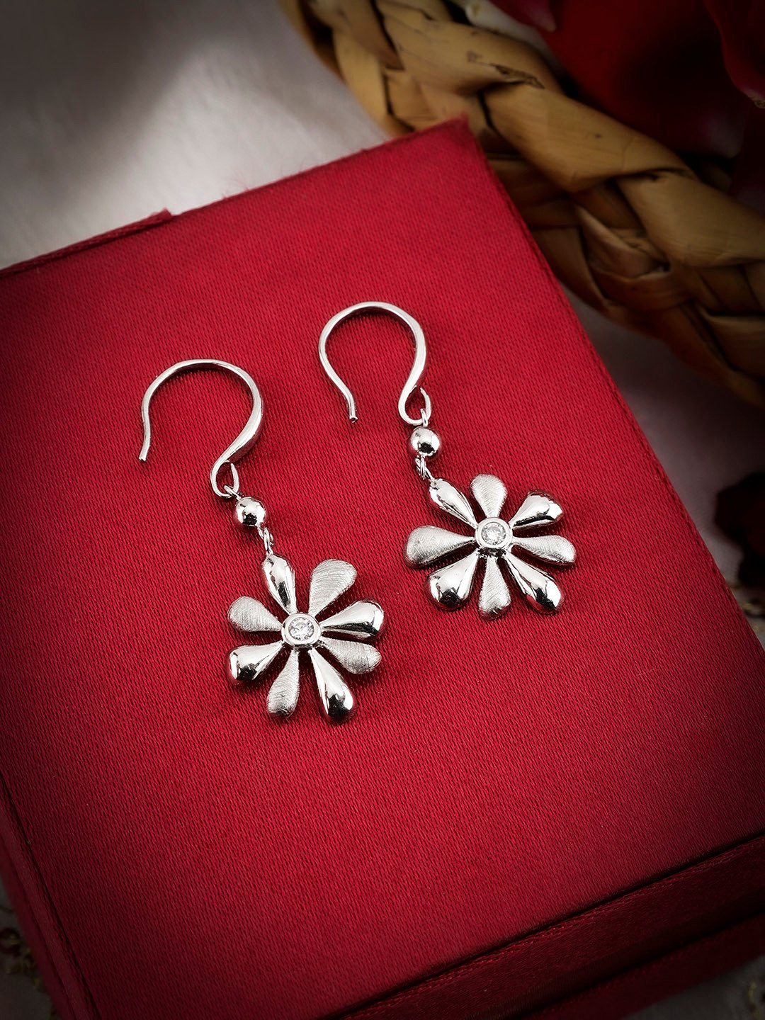 DIAVO 925 Sterling Silver Rhodium-Plated Lily Floral Drop Earrings