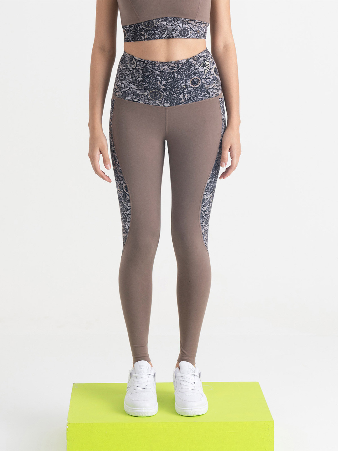 Hunnit Women Majestic Floral High Rise Squat Proof Ankle Length Activewear Leggings