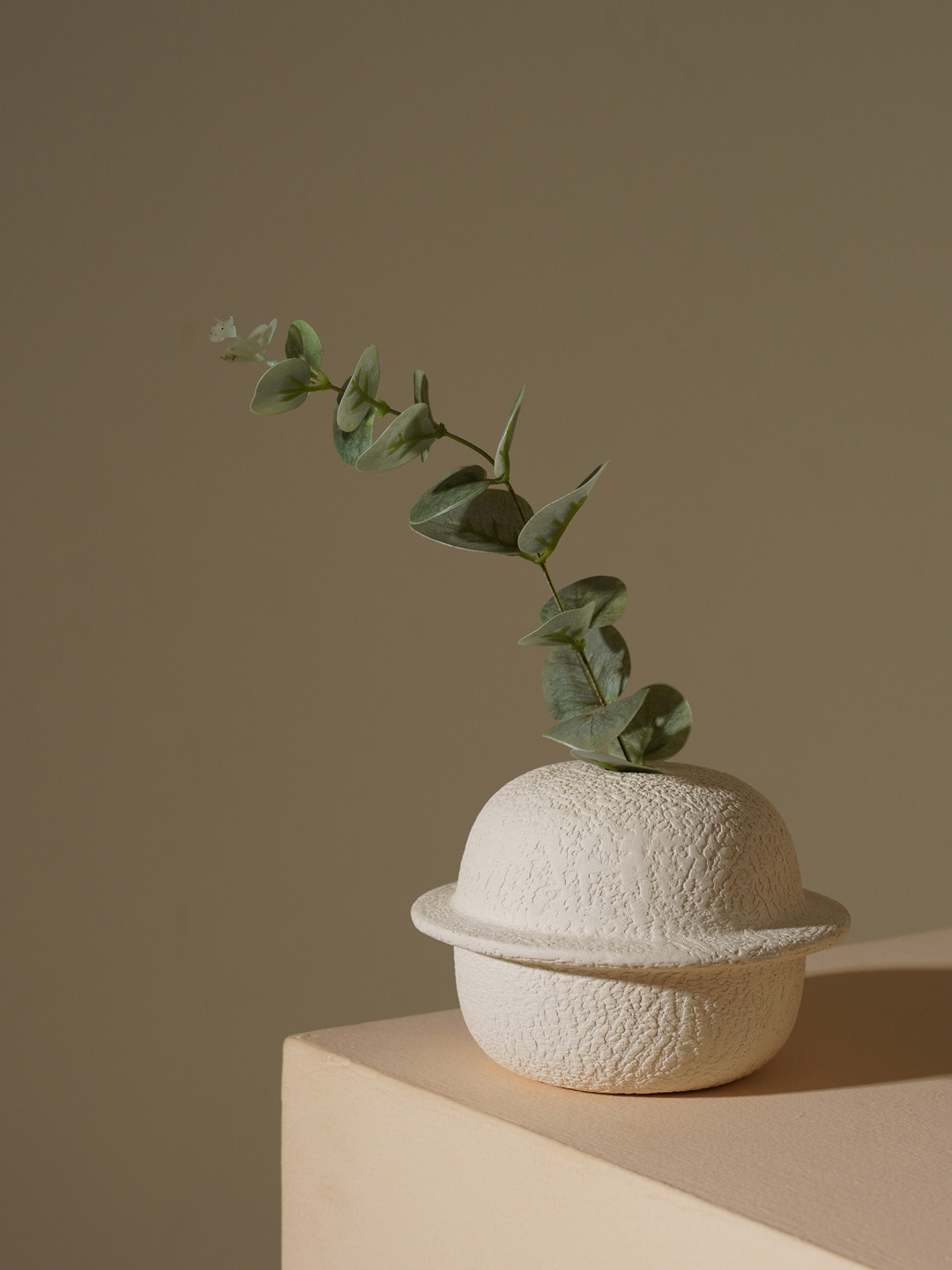 PUREZENTO White Pluto Textured Ceramic Vases