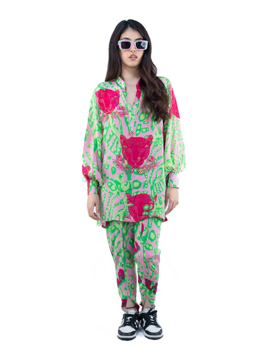 SIL SILA Pink Panther Printed Mandarin Collar Cuffed Sleeves Tunic With Trouser