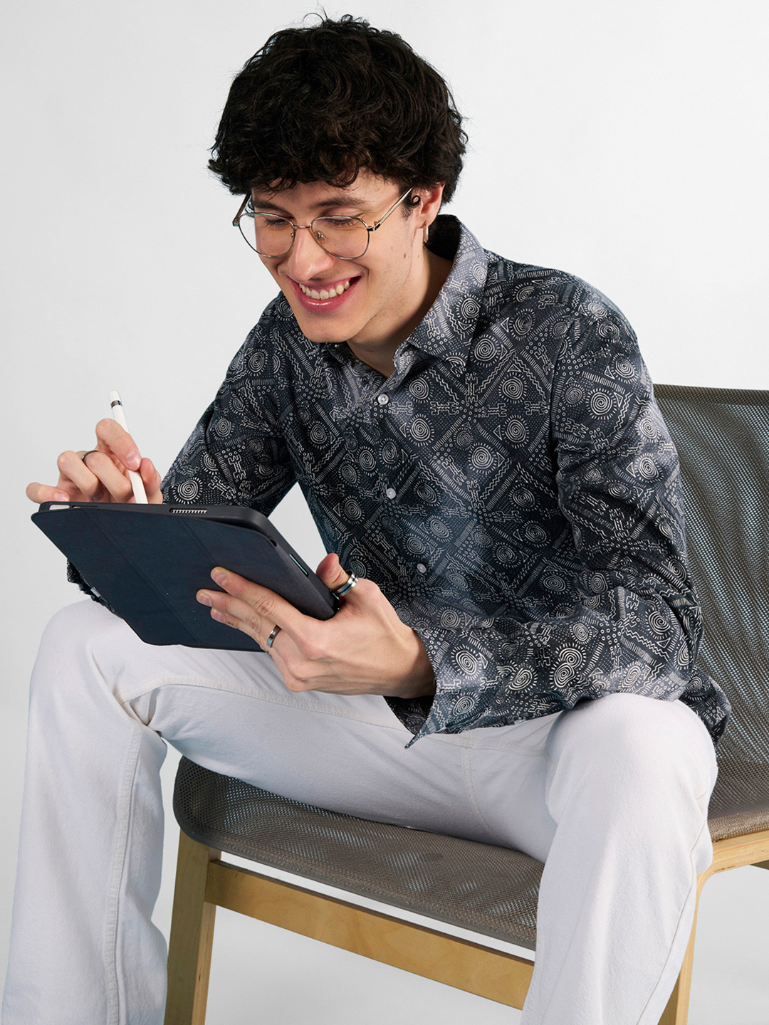 IVOC Men Geometric Print Casual Shirt with Spread Collar