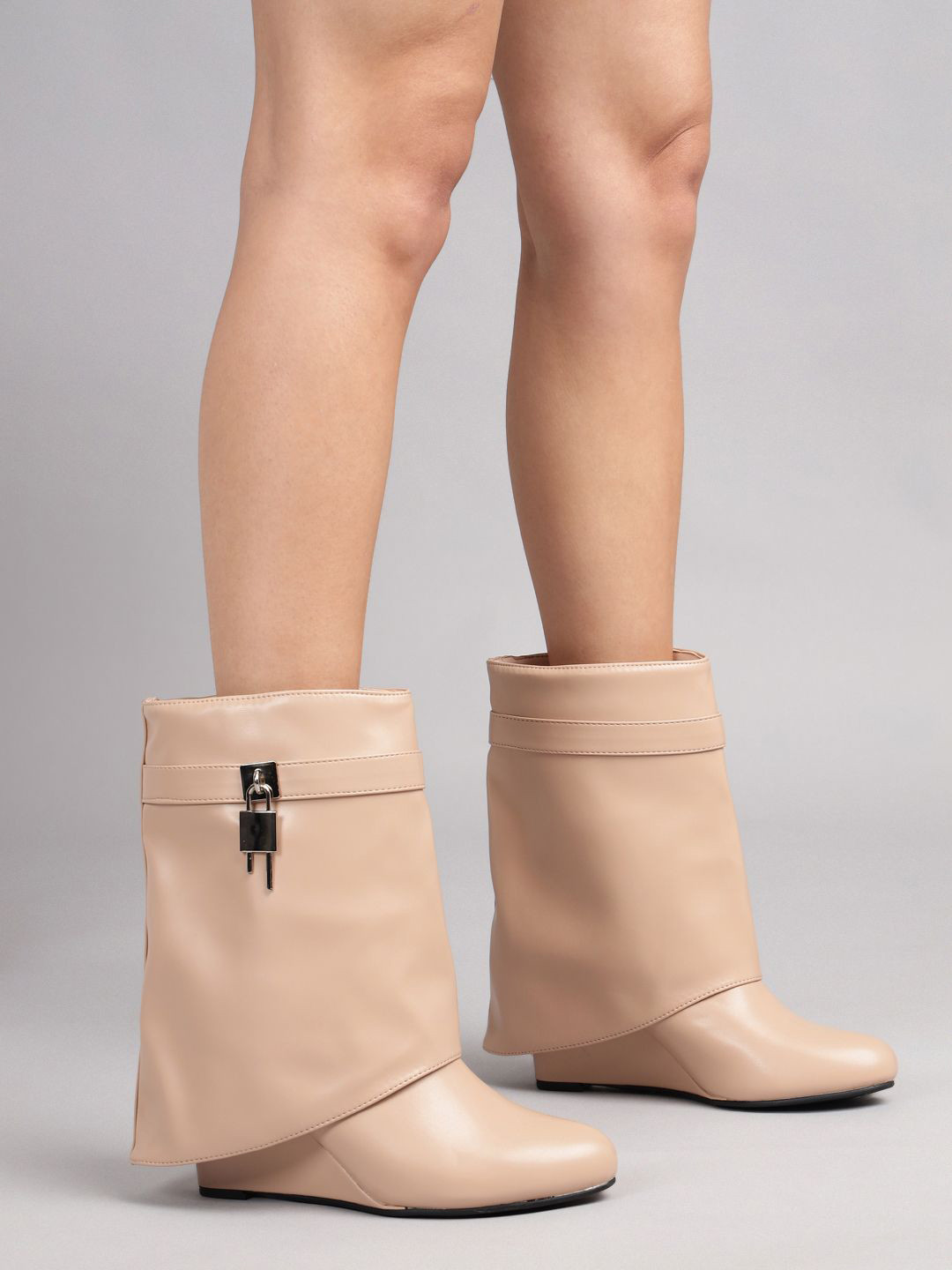 Truffle Collection Women Slip-On Winter Boots