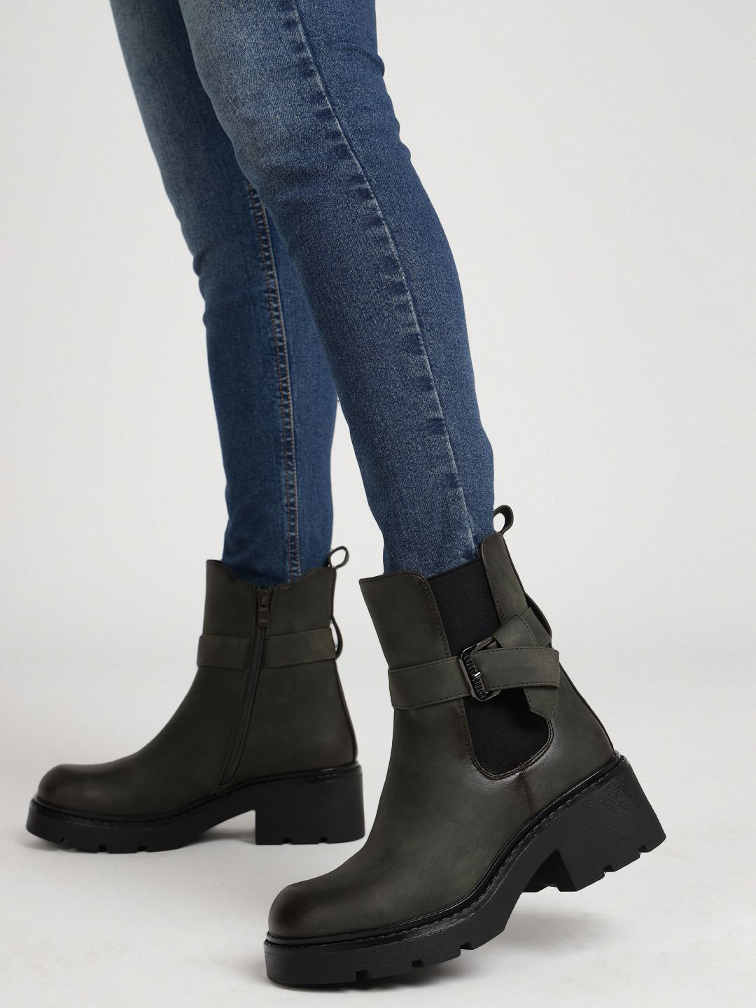 Truffle Collection Women Winter Solid Boots
