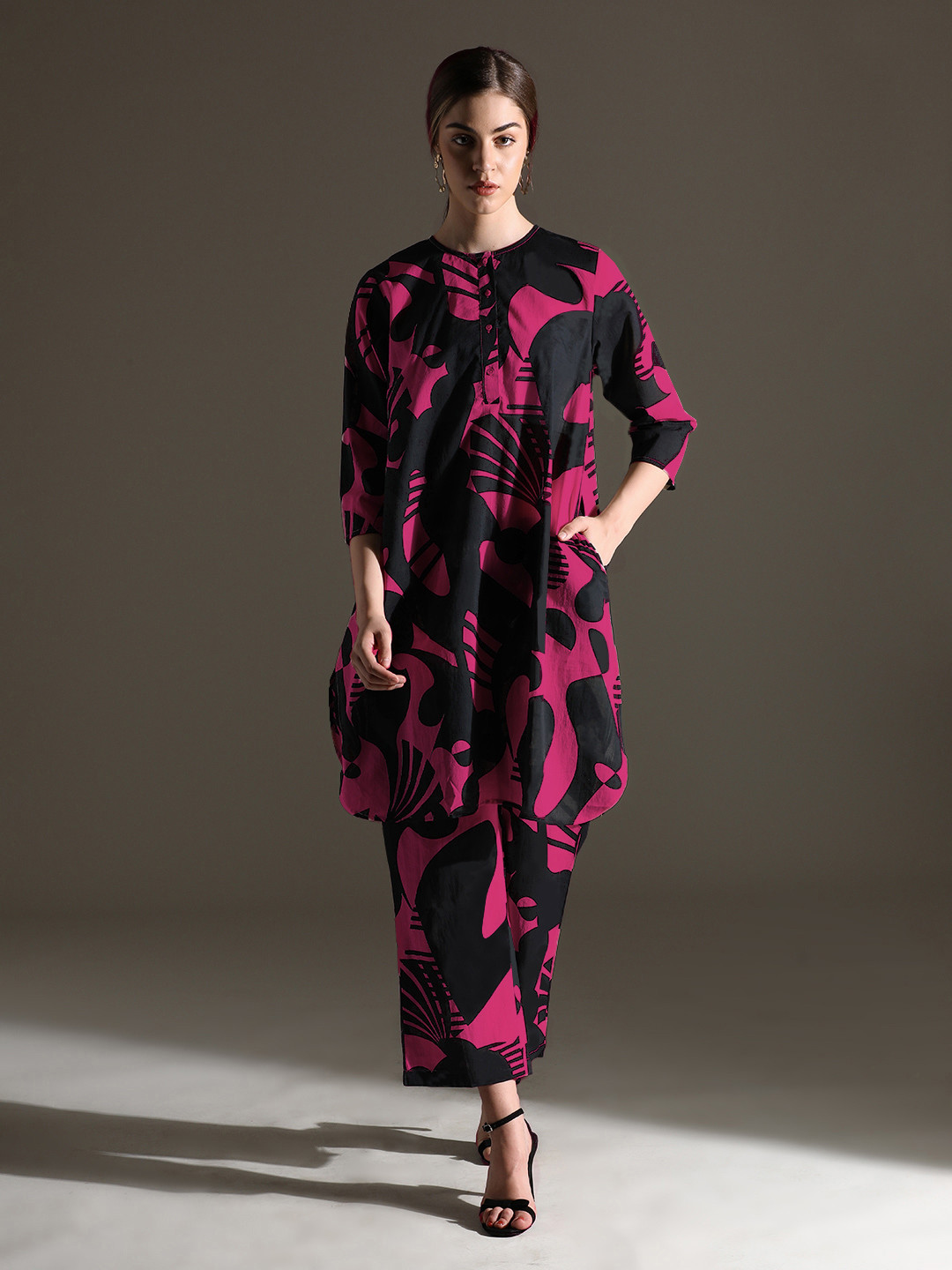 Dora Dori Pure Cotton Black Abstract Printed Kurta with Pant