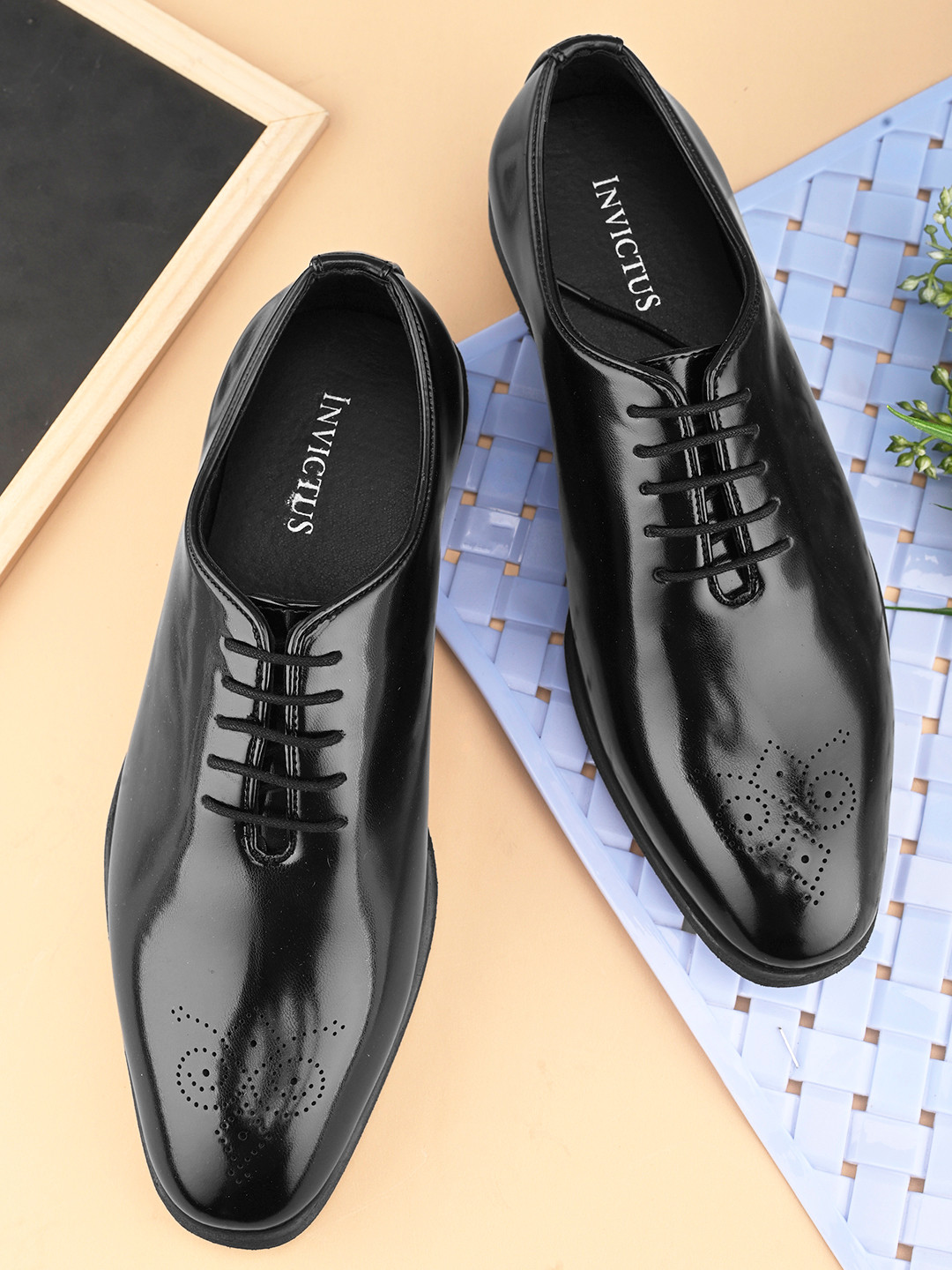 INVICTUS Men Patent Lasered Wholecut Lace Up Shoes