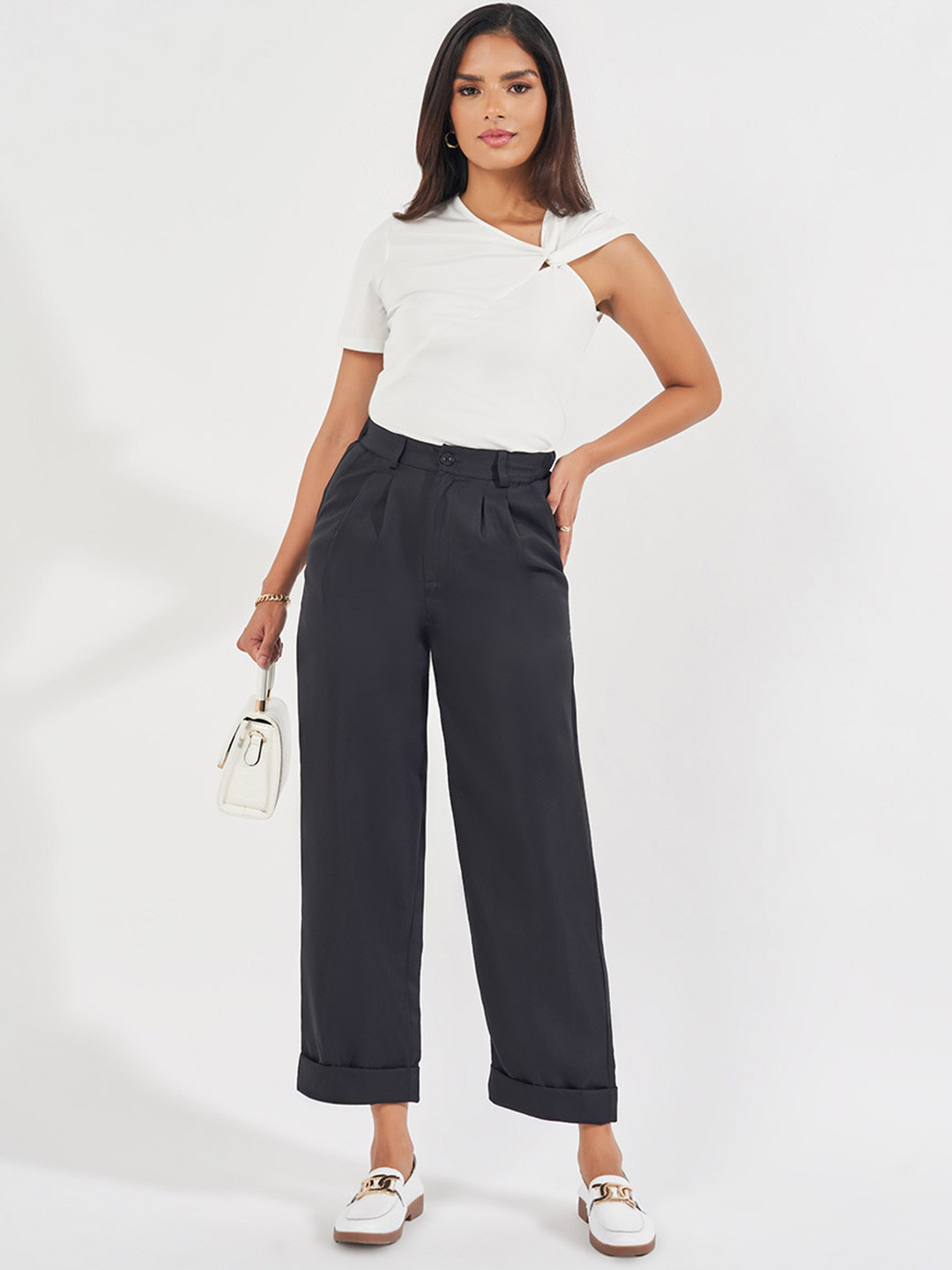 Styli Women Solid High Rise Turn-Up Hem Regular Length Pants