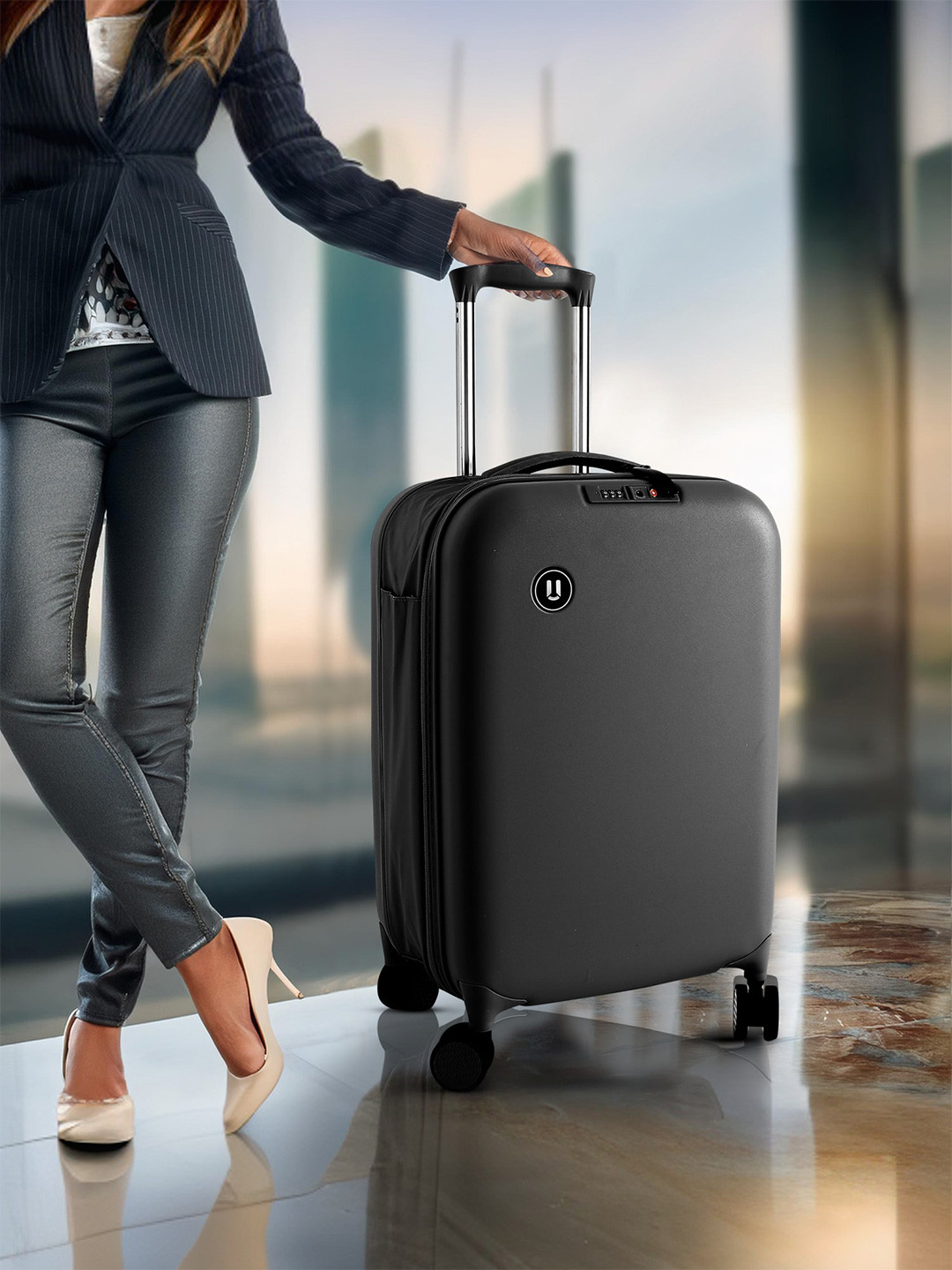 THE CLOWNFISH Valencia Unisex Hard-Sided Trolley Bag