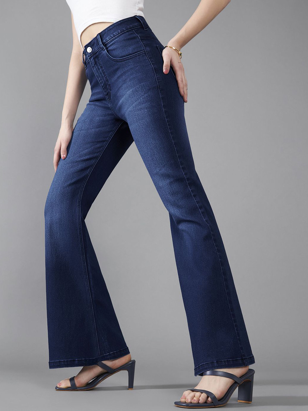DOLCE CRUDO Women High-Rise Clean-Look Regular-Length Stretchable Flared Denim Jeans