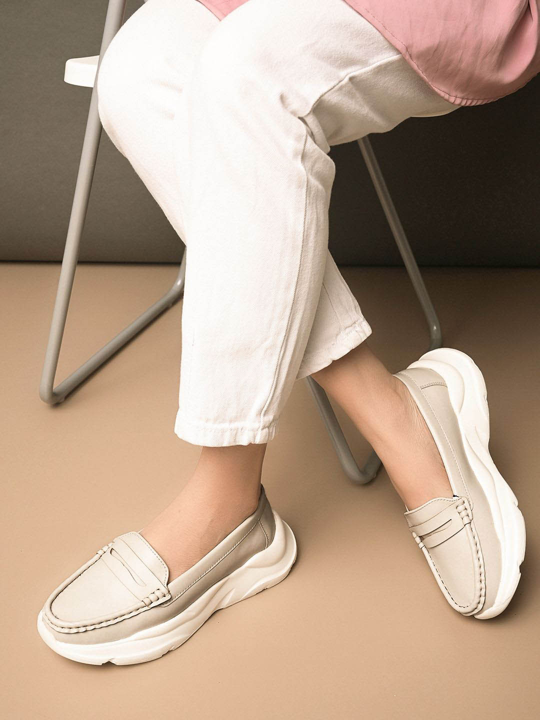 The Roadster Lifestyle Co Women Light Weighted Casual Sneakers