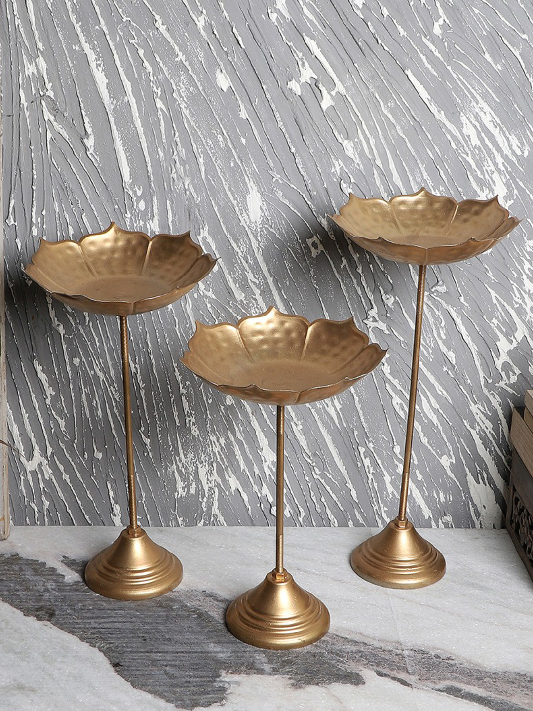Amaya Decors Gold-Toned 3 Pieces Metal Detachbale Suflower Decorative Bowls
