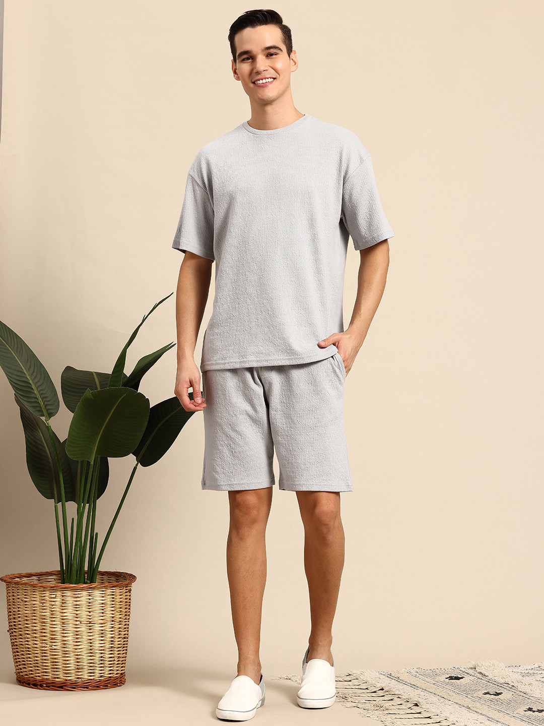 Mast & Harbour Self Design T-shirt With Shorts