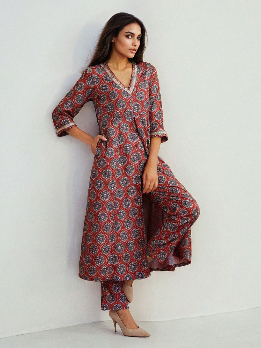 trueBrowns Floral Printed V-Neck High Slit Gotta Patti A-Line Kurta With Trouser Set