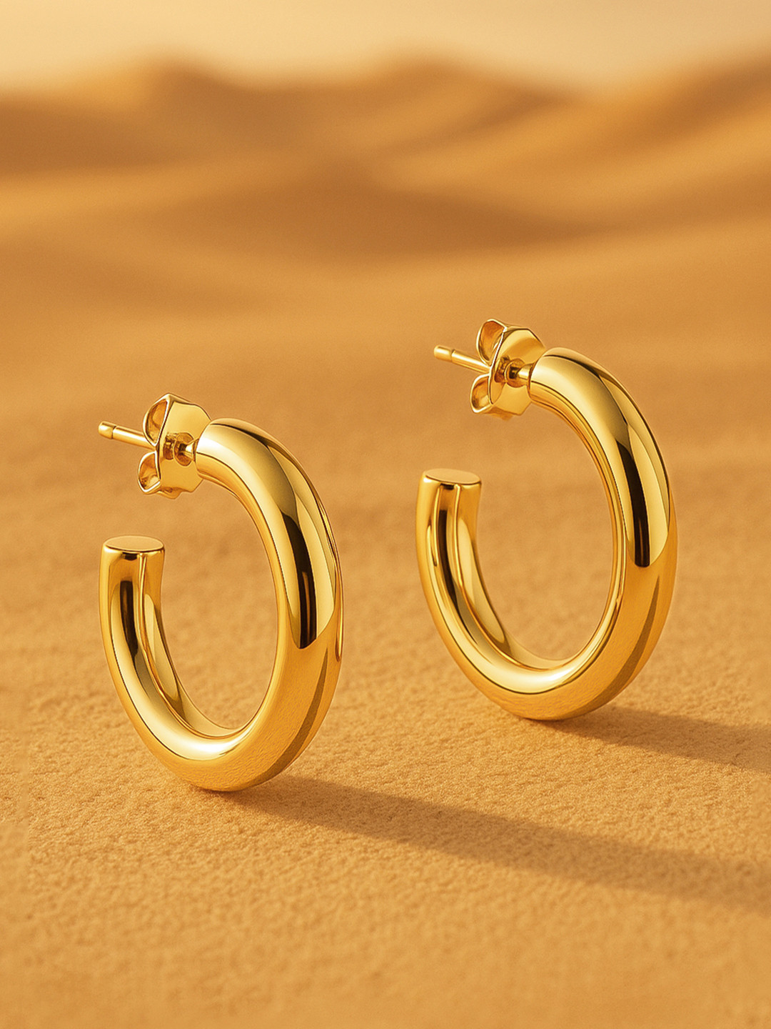 Rubans 18 K Gold Plated Stainless Steel Waterproof Demi-Fine Curve Hoop Earring