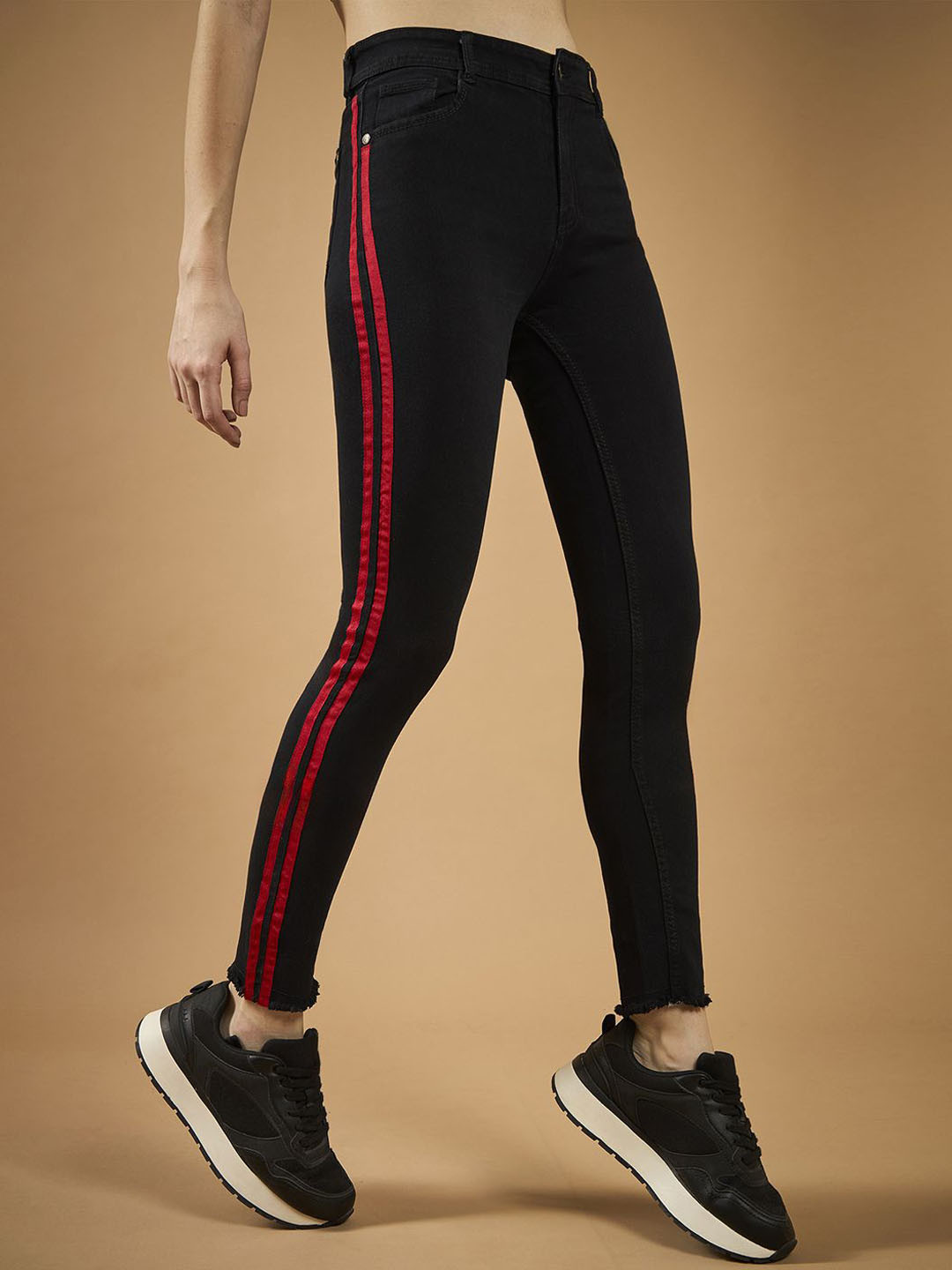 DOLCE CRUDO Women Slim Fit High-Rise Clean Look Tape Detailing Stretchable Denim Jeans