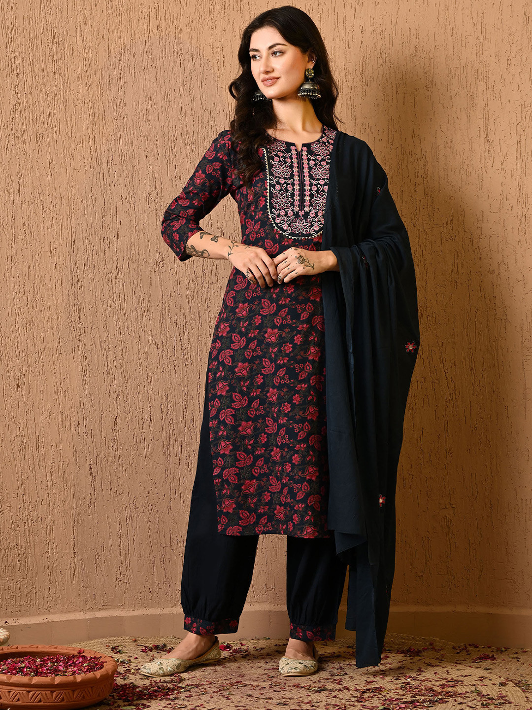 KEOSA Women Floral Printed Regular Pure Cotton Kurta with Trousers & With Dupatta