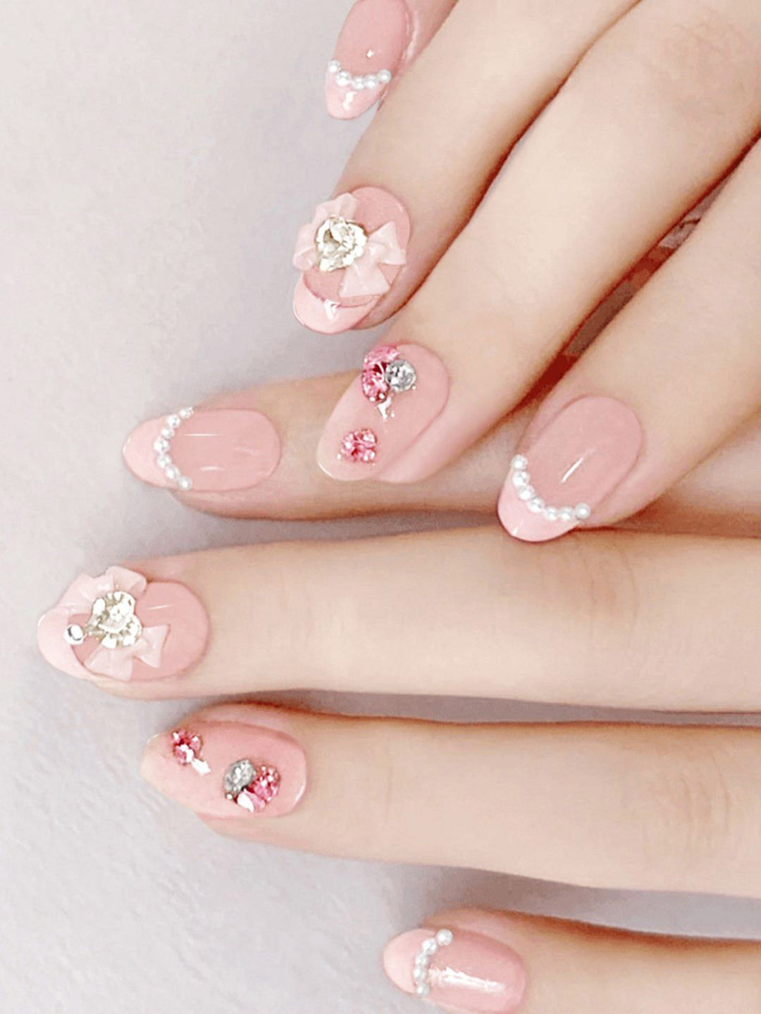 Secret Lives Set Of 24 Glossy Reusable Artificial Nails -Pink Tip 3d Bow