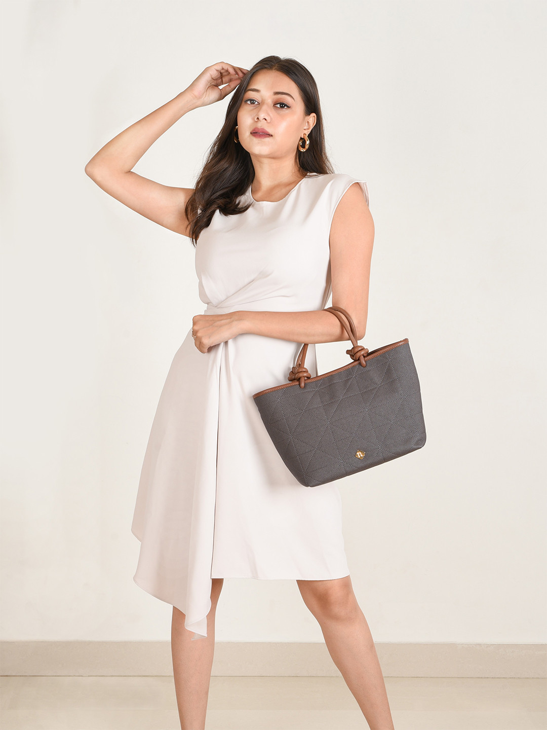 Nestasia Women Textured Structured Handheld Bag with Quilted