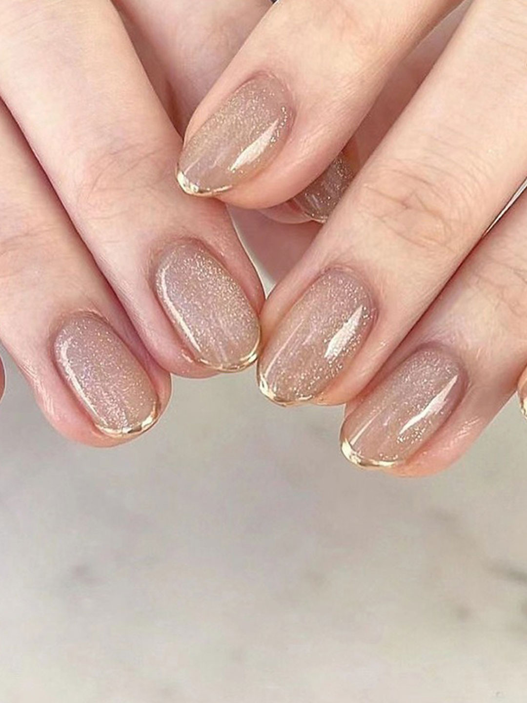 The Pink Truck Set of 24 Oval Shaped Reusable Artificial Nails With Glue - Cat Eye Effect