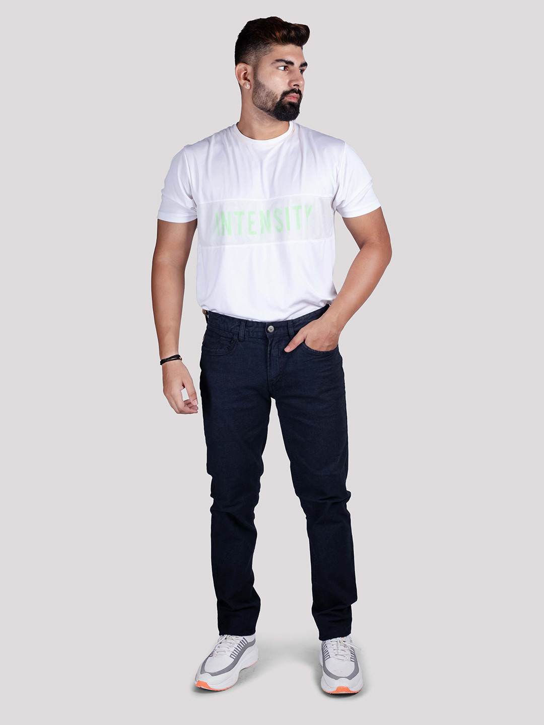 HUE & HIDE Men Relaxed Fit Clean Look Light Fade Cotton Jeans