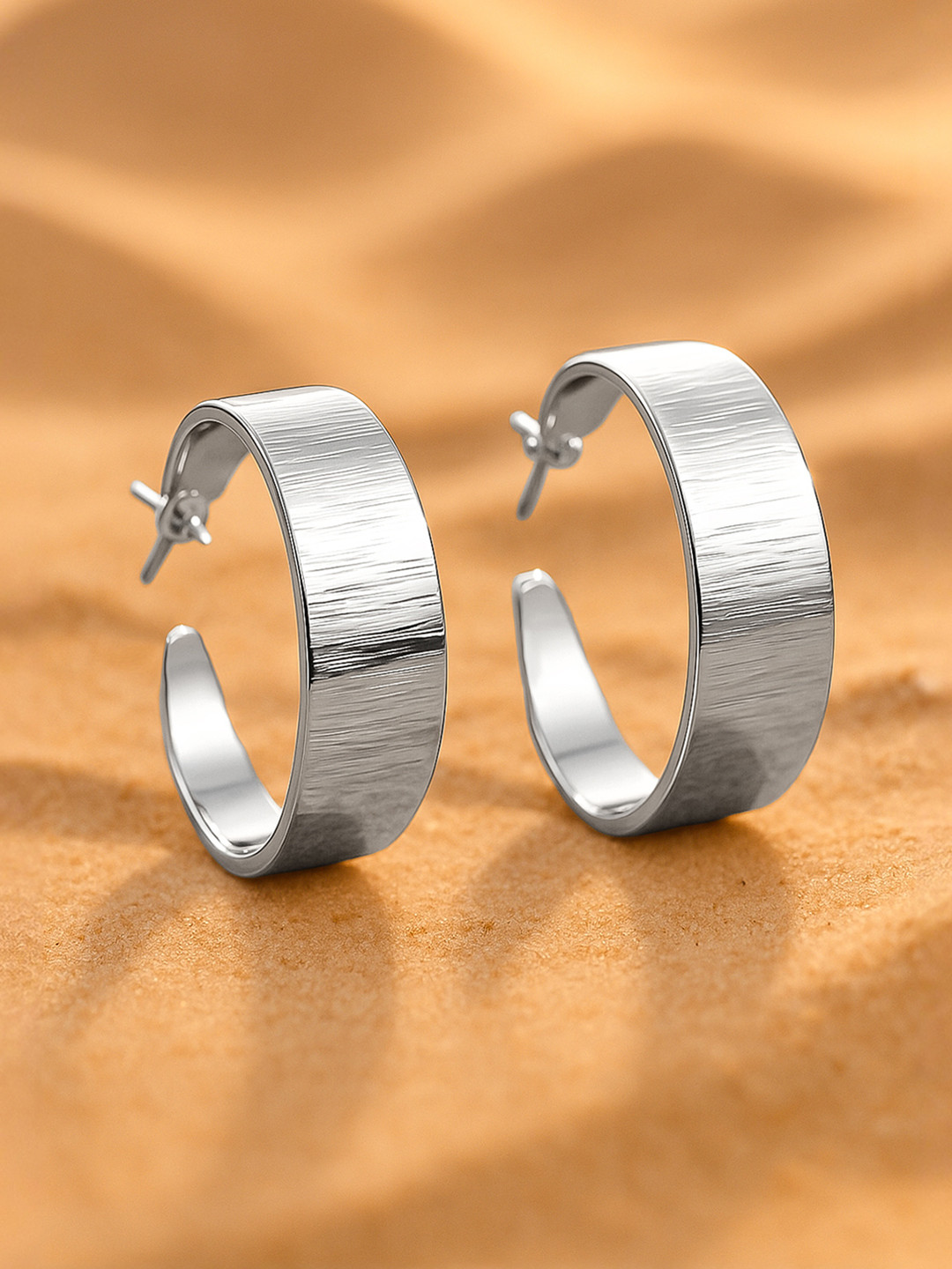 Rubans Rhodium-Plated Brushed Texture Curved Half Hoop Earrings Elegant Jewelry Design