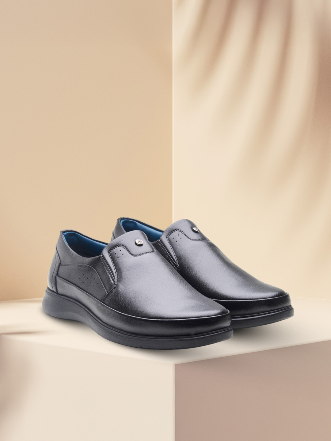 MICHAEL ANGELO Solid Men Loafers