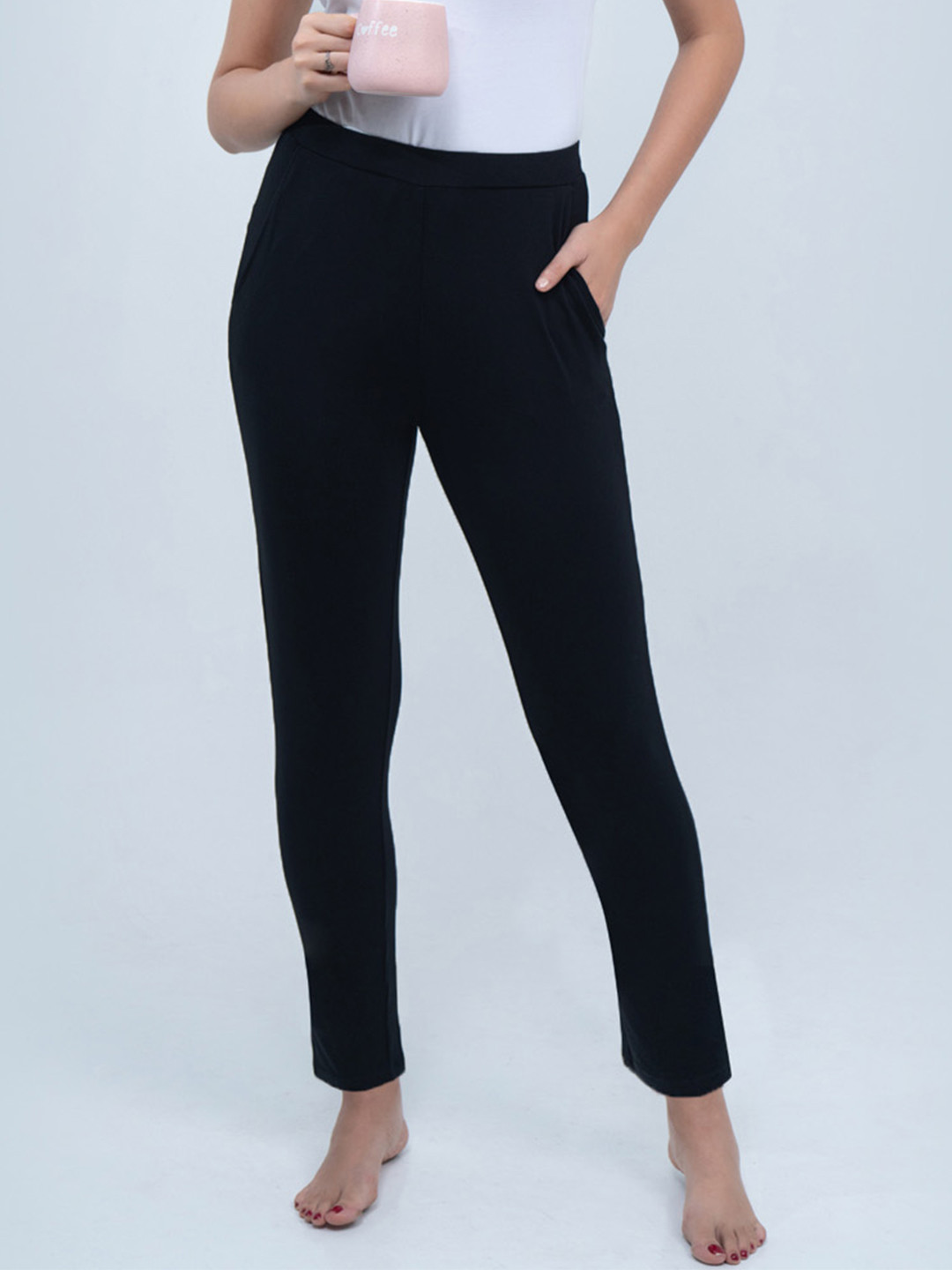 Soie Women Mid Rise Straight Ankle Length Lounge Pant