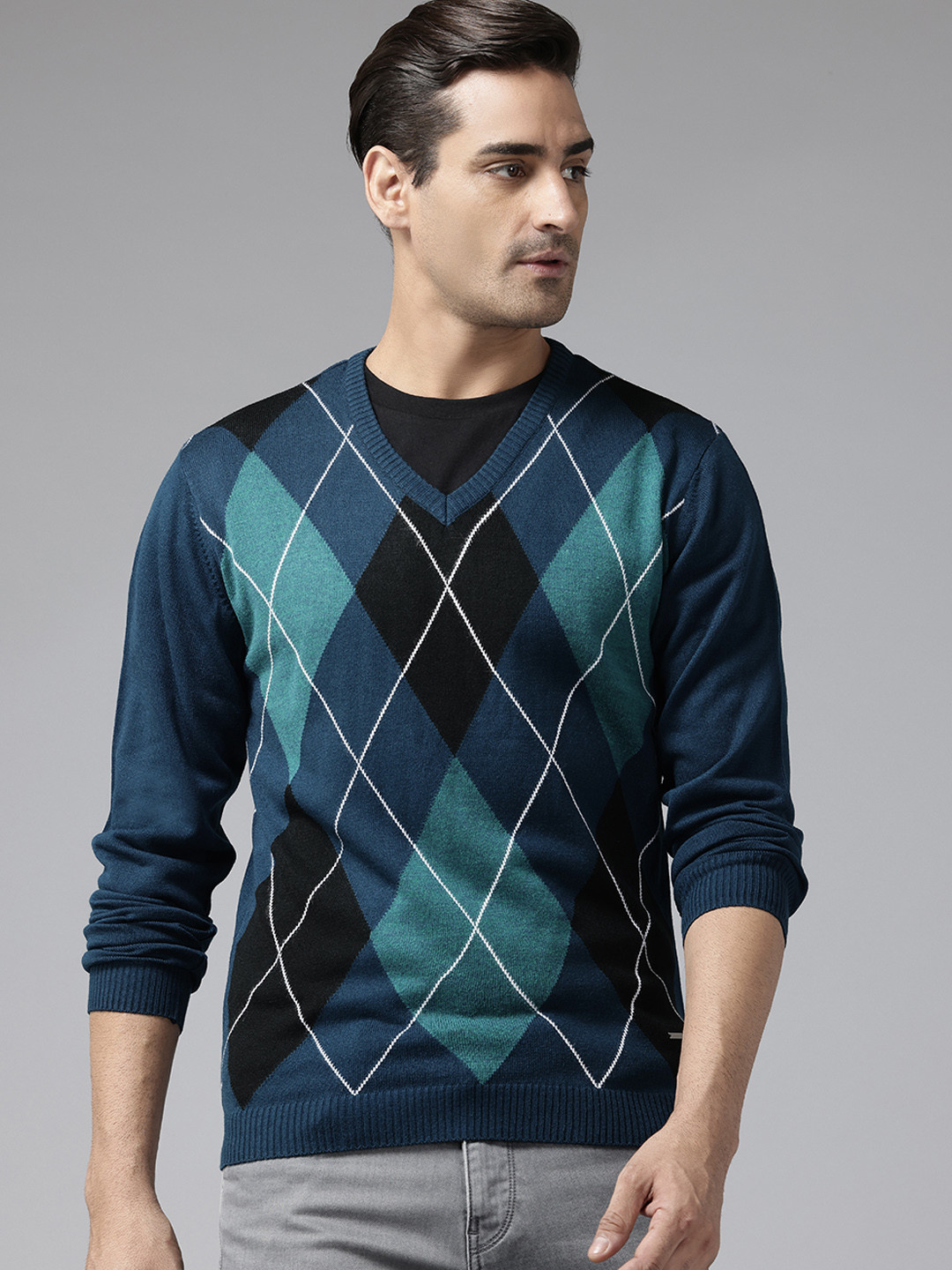 Park Avenue Argyle V-Neck Pullover