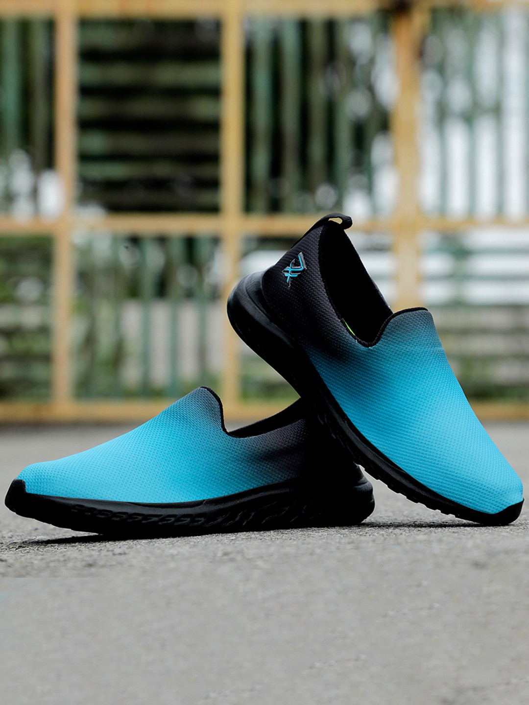 LIBERTY TURBO 20 Kids Colourblocked Sports Walking Shoes