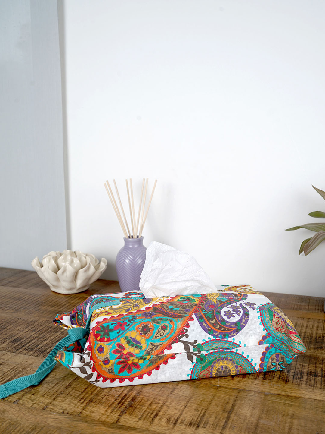 Ratan Cart White Piasley Printed Cotton Tissue Box Cover