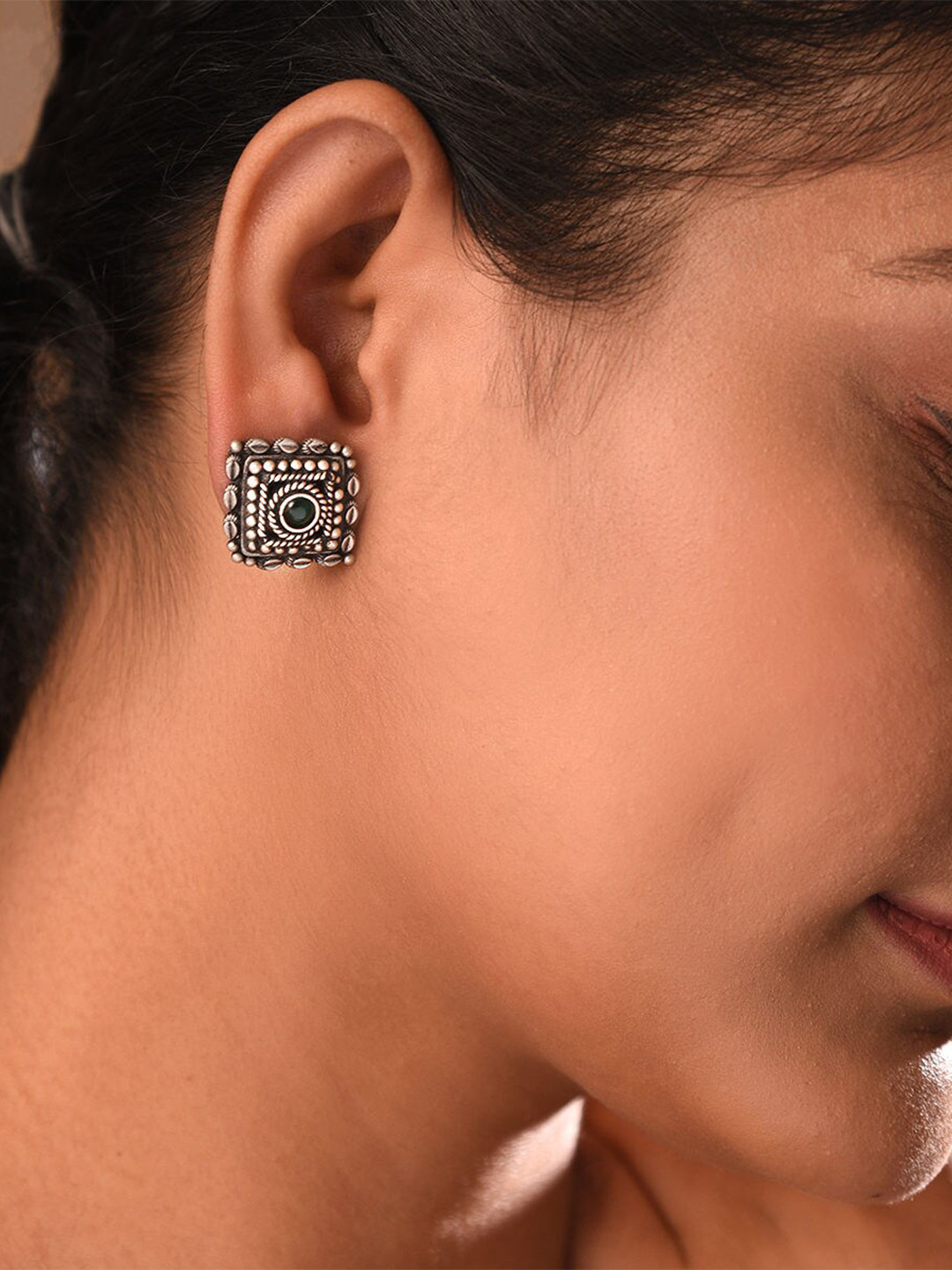 JAYPORE Floral Emerald Studs