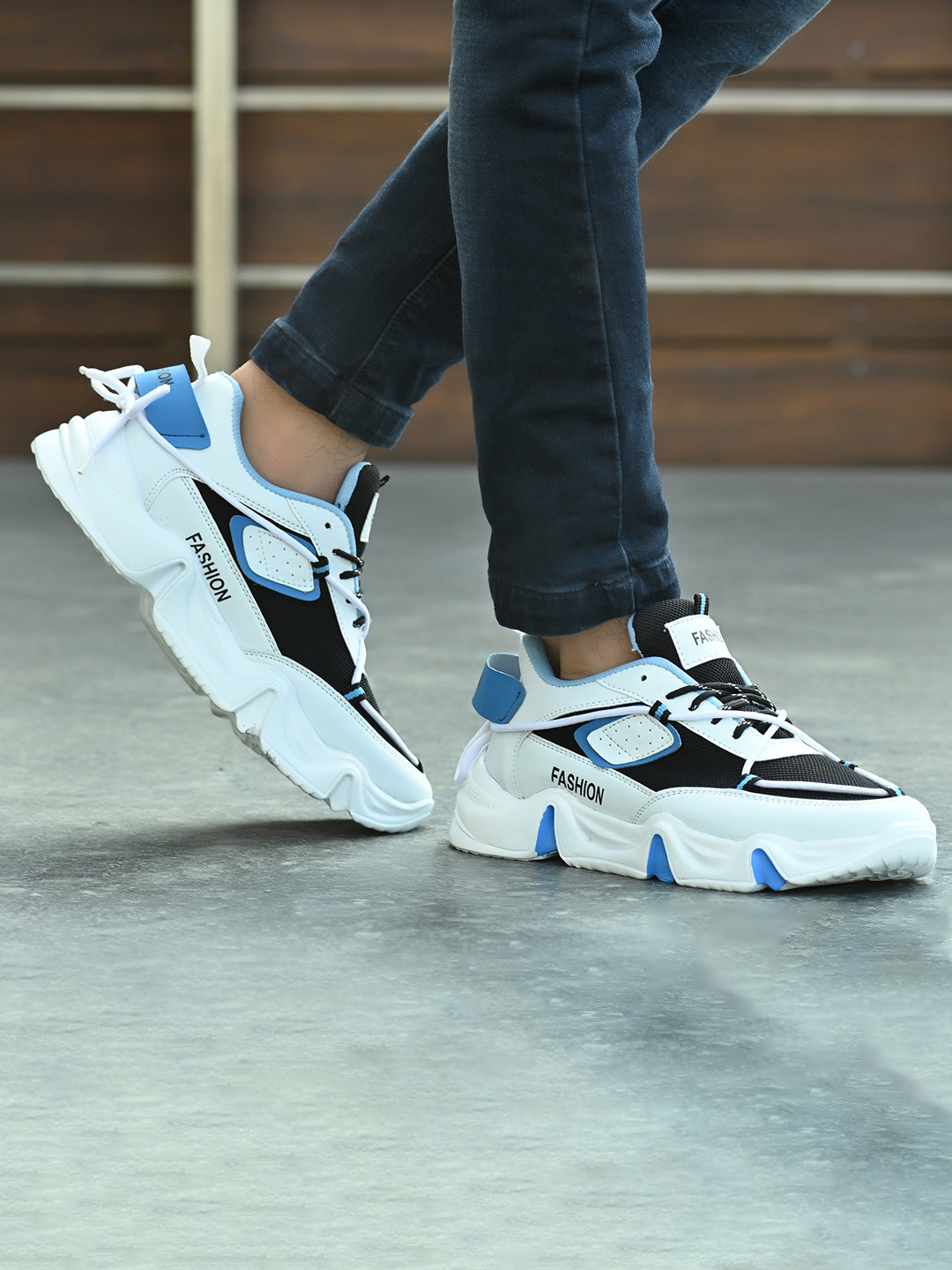 EZDEZARIO Boys Colourblocked Sneakers