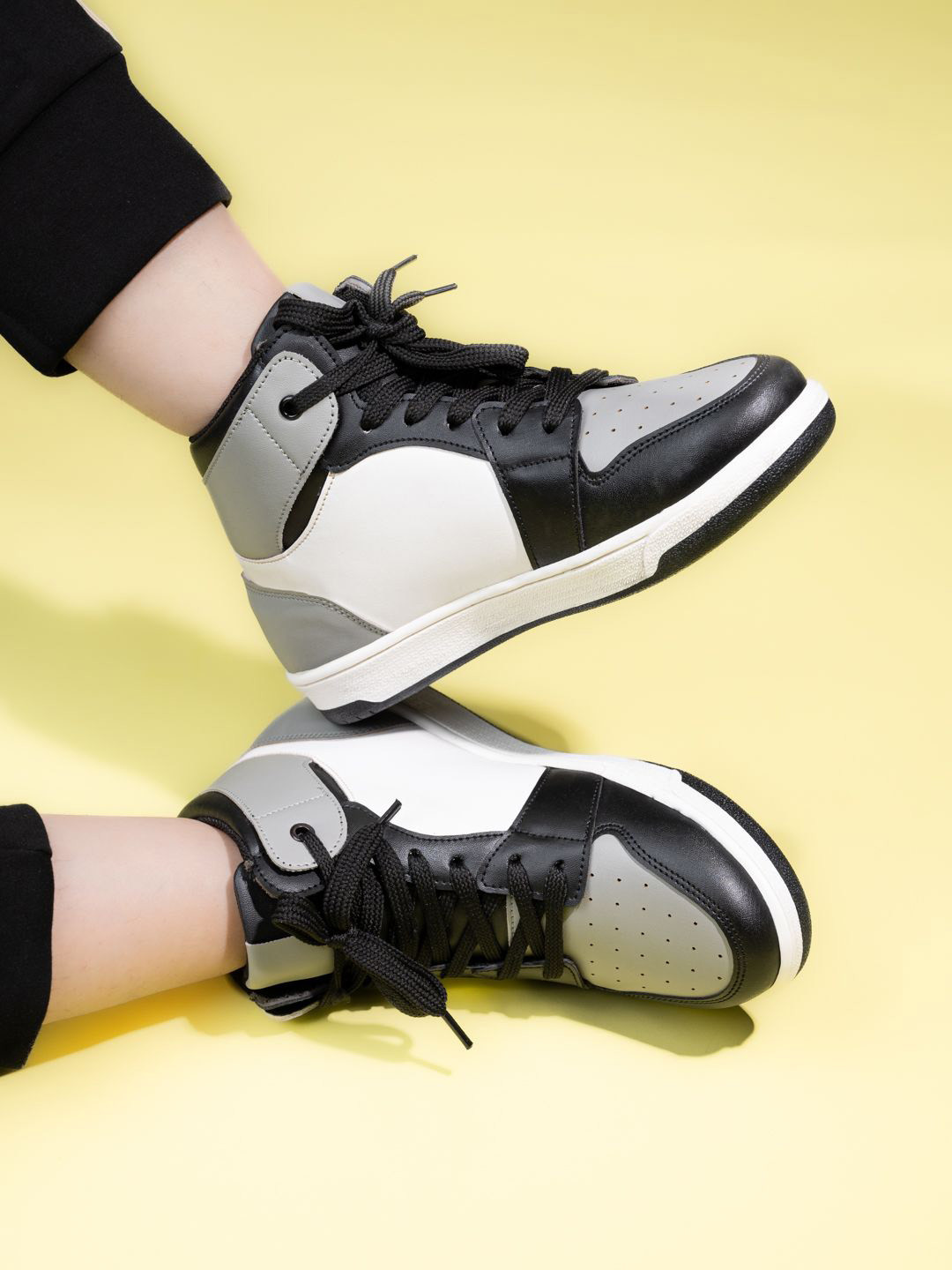 The Roadster Lifestyle Co Women Colourblocked Casual Light Weighted High Top Sneakers