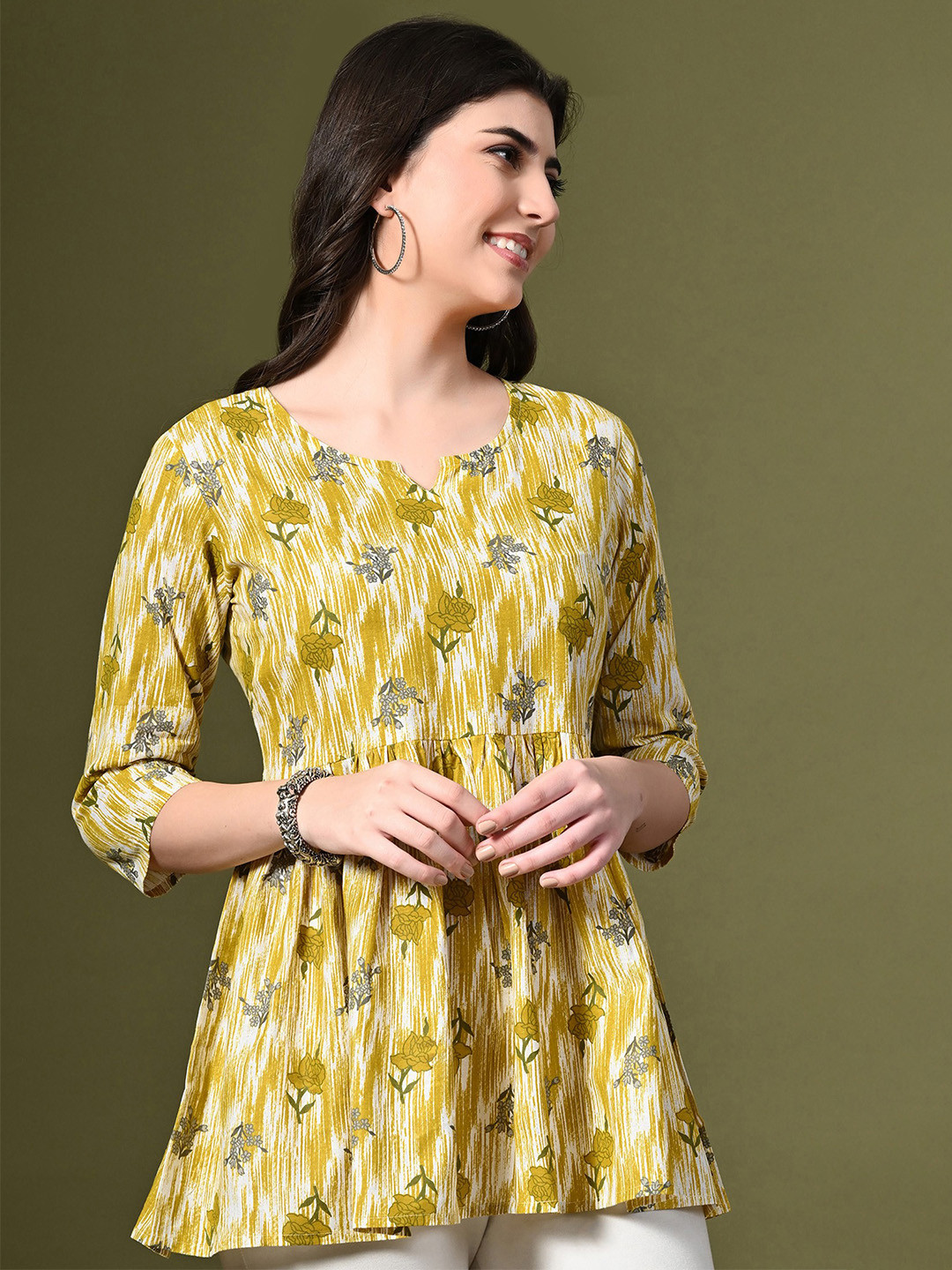 GLOWWORLD Women Floral Print Top
