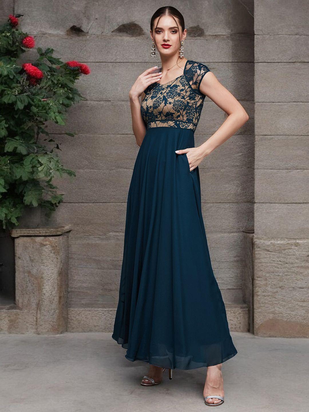 Miss Chase Women Lace-Up Maxi Dress