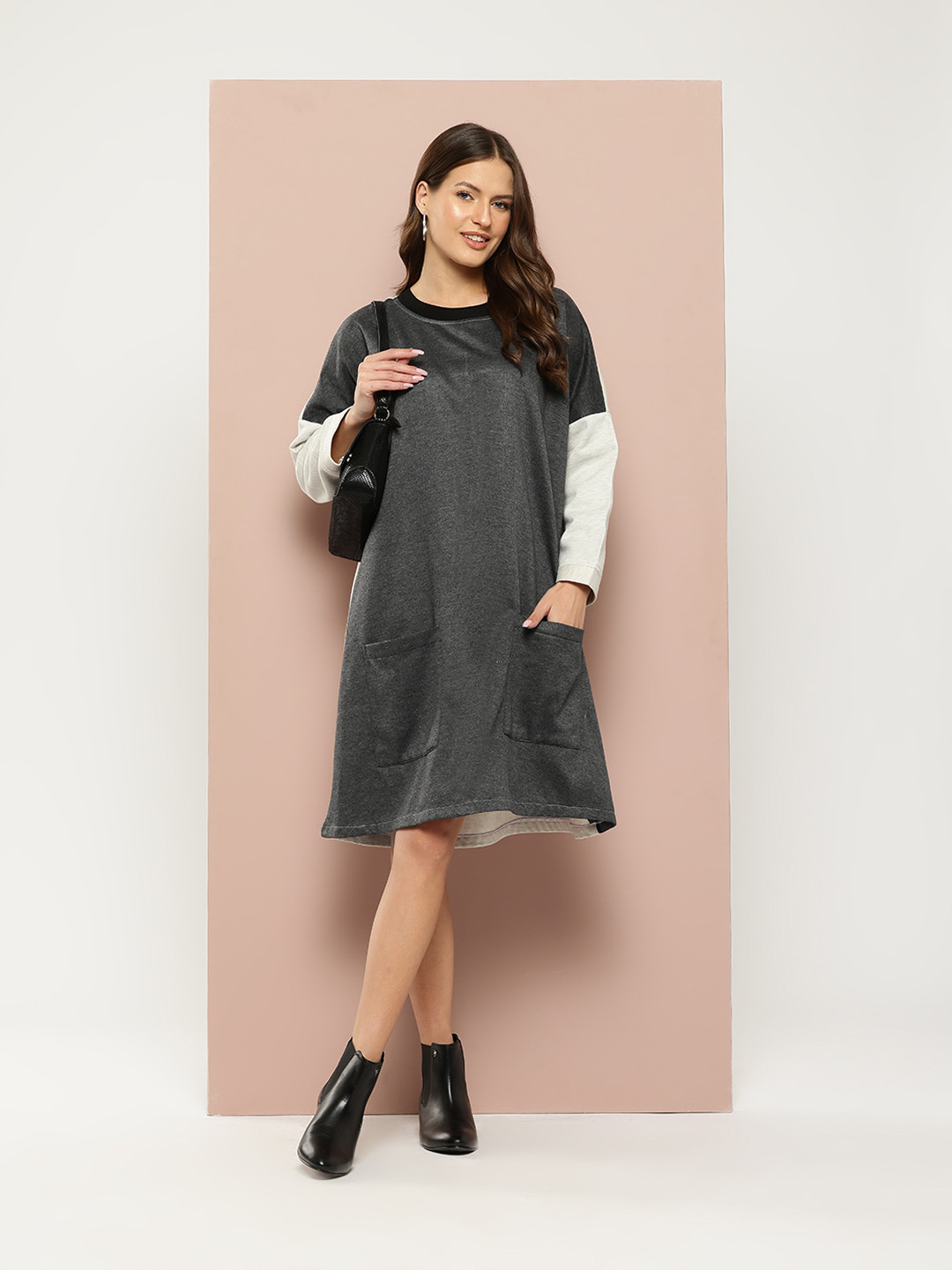 Qurvii T-shirt Colour Blocked Midi Dress