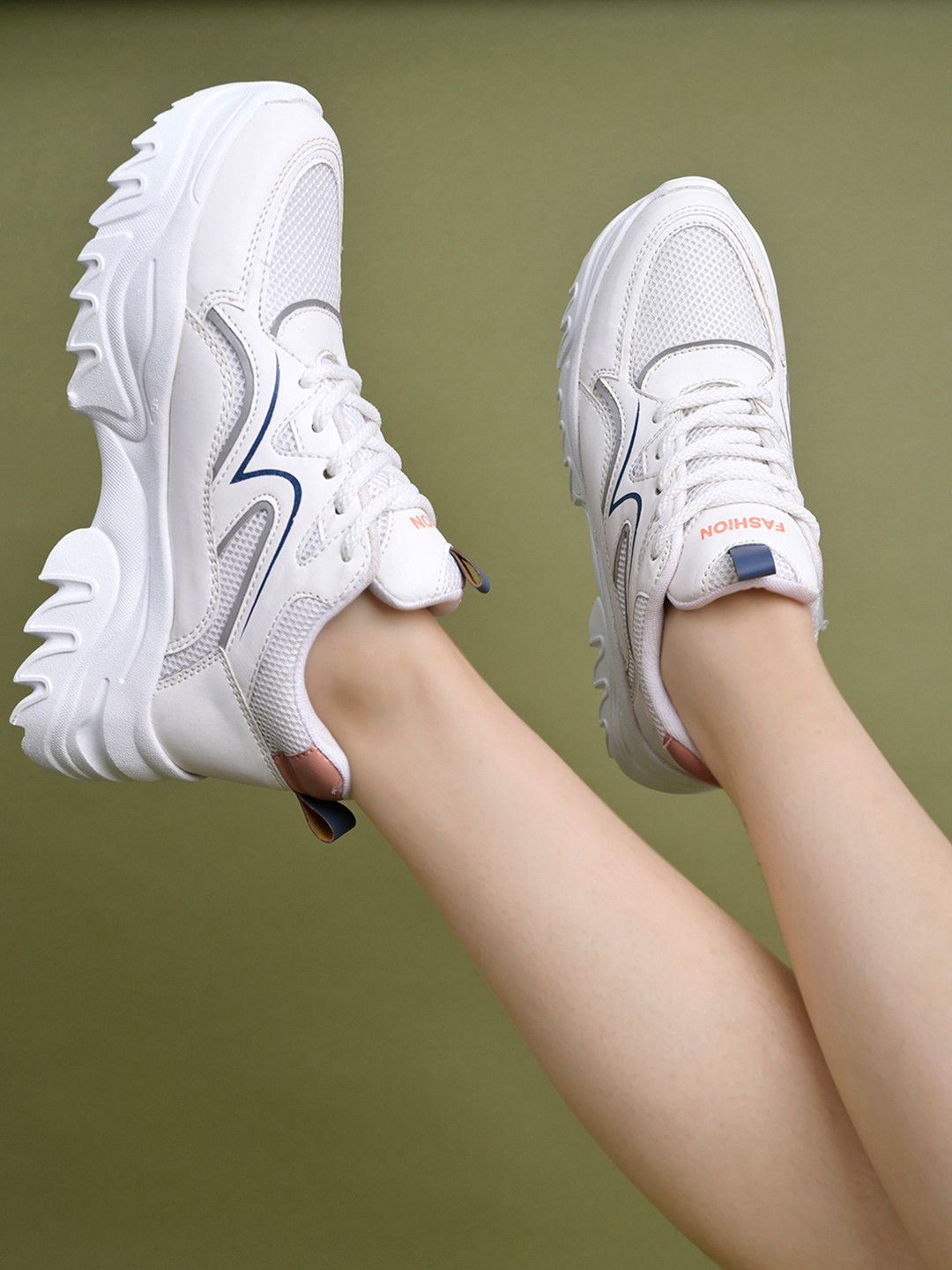 Shoetopia Women Woven Design Lace-Ups Sneakers