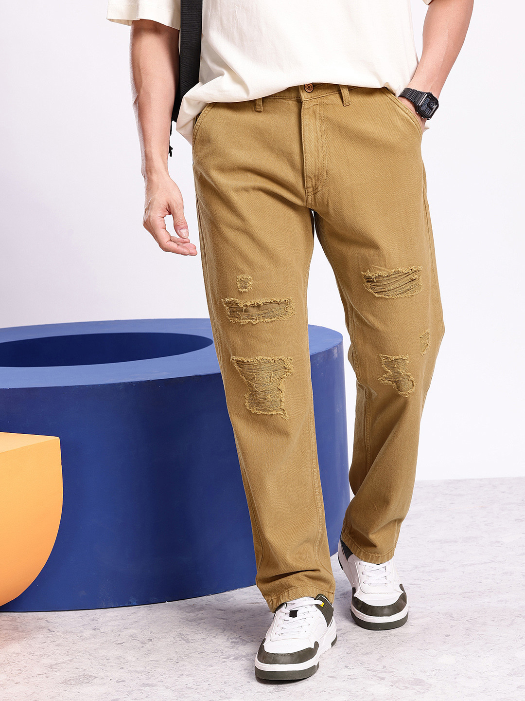 Aeropostale Men Pure Cotton Relaxed Fit Ripped Jeans