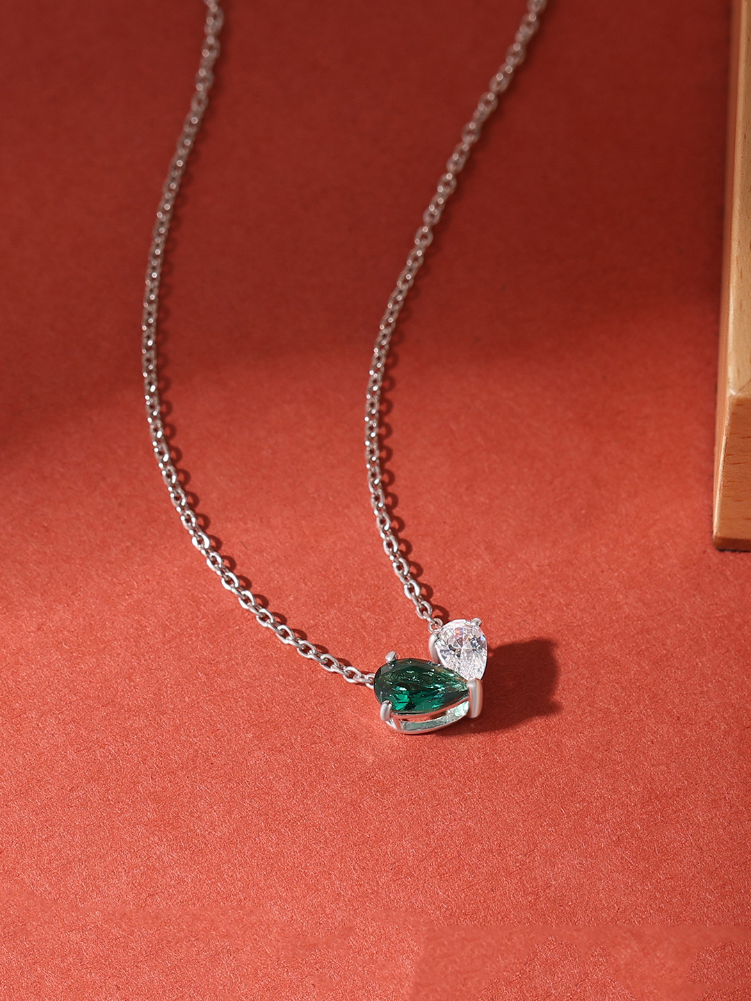 Ornate Jewels 925 Sterling Silver Emerald & American Diamond Toi Et Moi Minimal Necklace