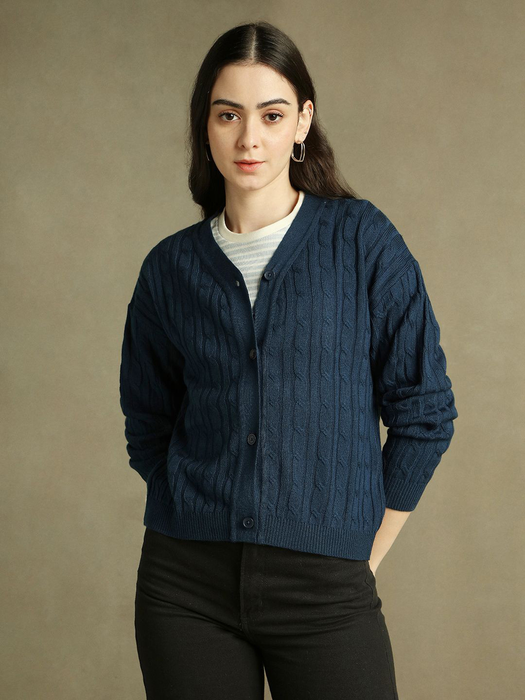 DL Woman Women V-Neck Winter Cardigan