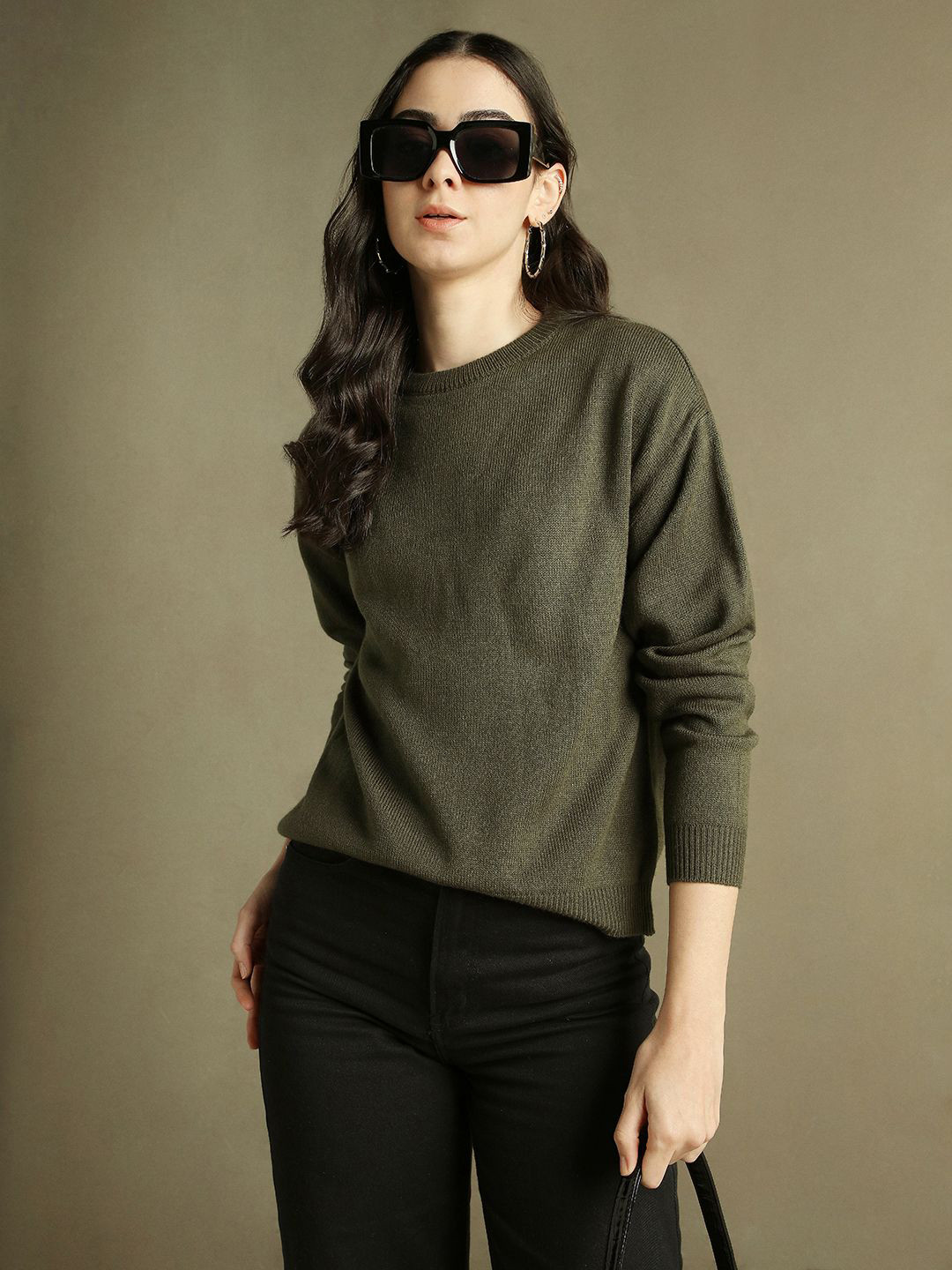 DL Woman Round Neck Regular Fit Acrylic Pullover