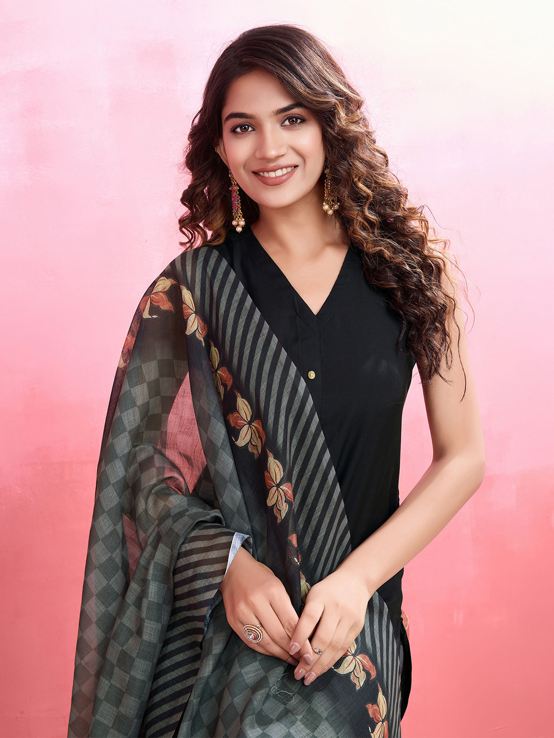 MOJILAA V Neck Sleevless Straight Kurta with Salwar & With Dupatta