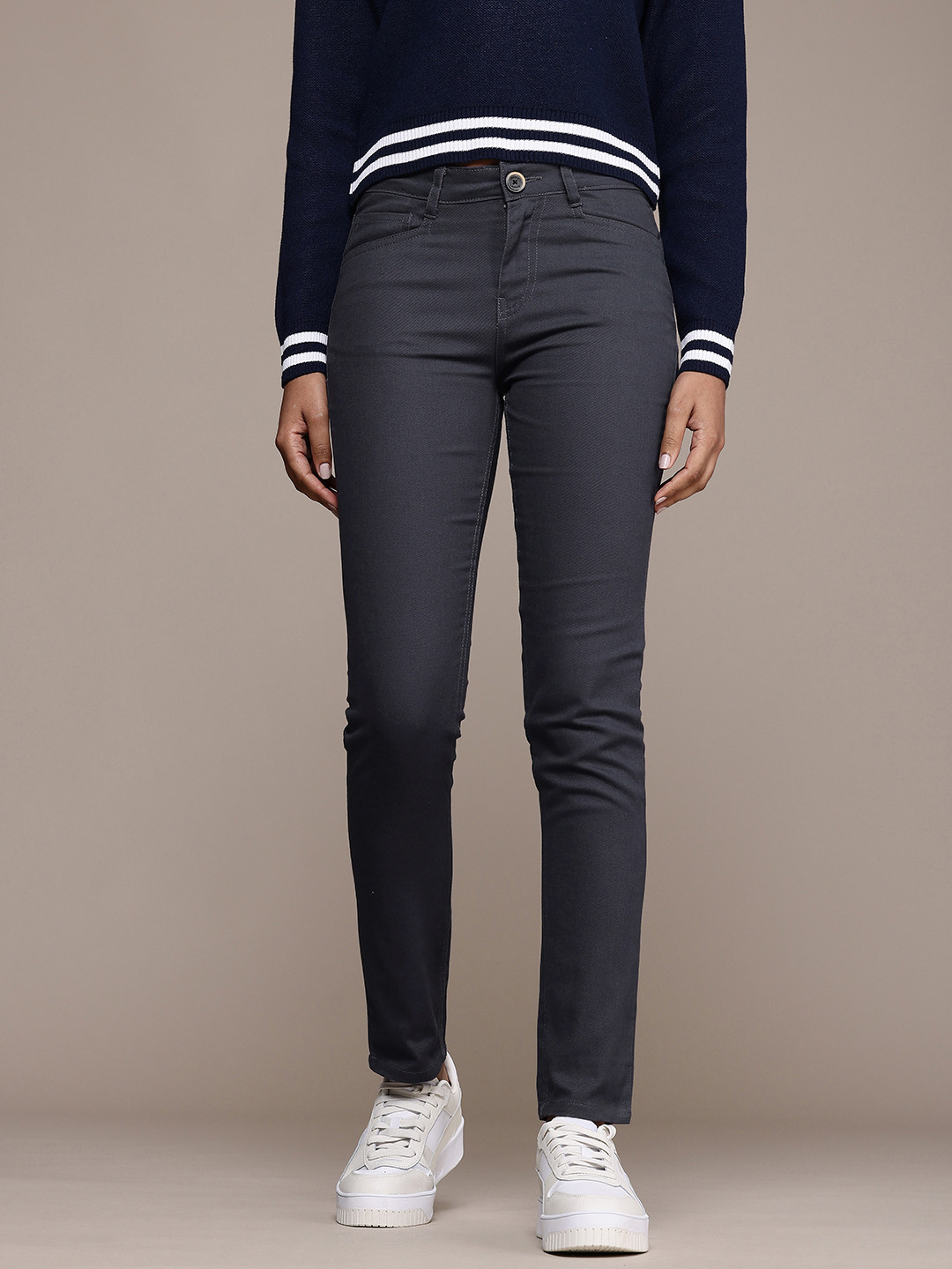 Roadster Low-Rise Trousers