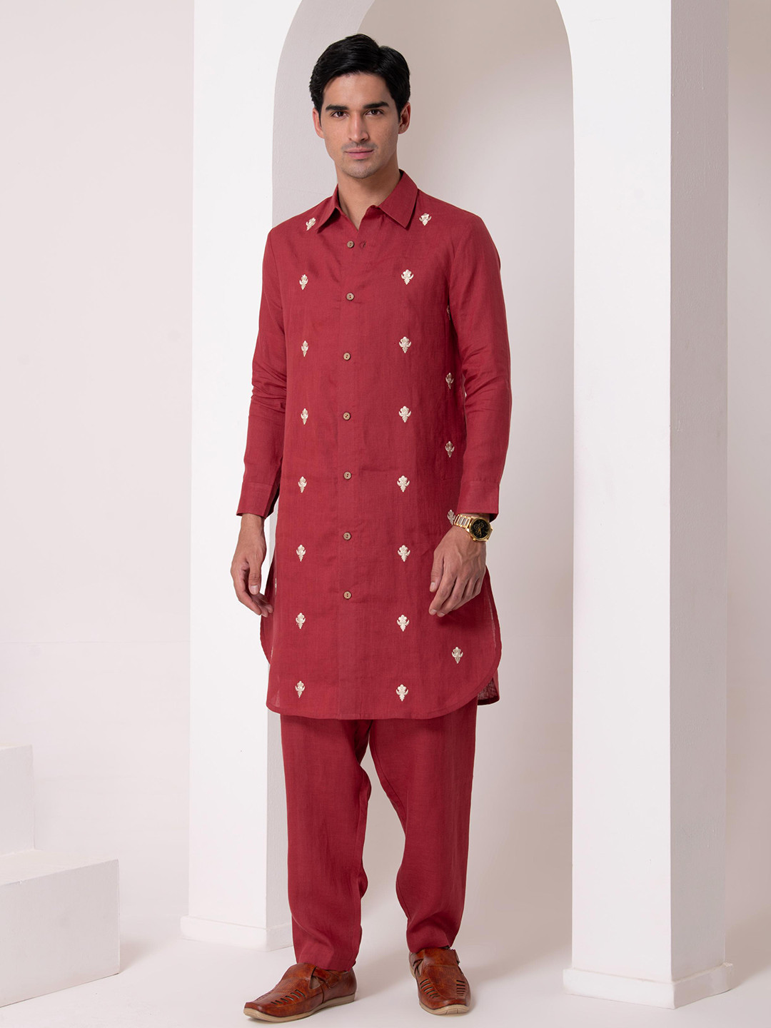 BARARA ETHNIC Floral Embroidered Thread Work Shirt Collar Linen Kurta with Trousers