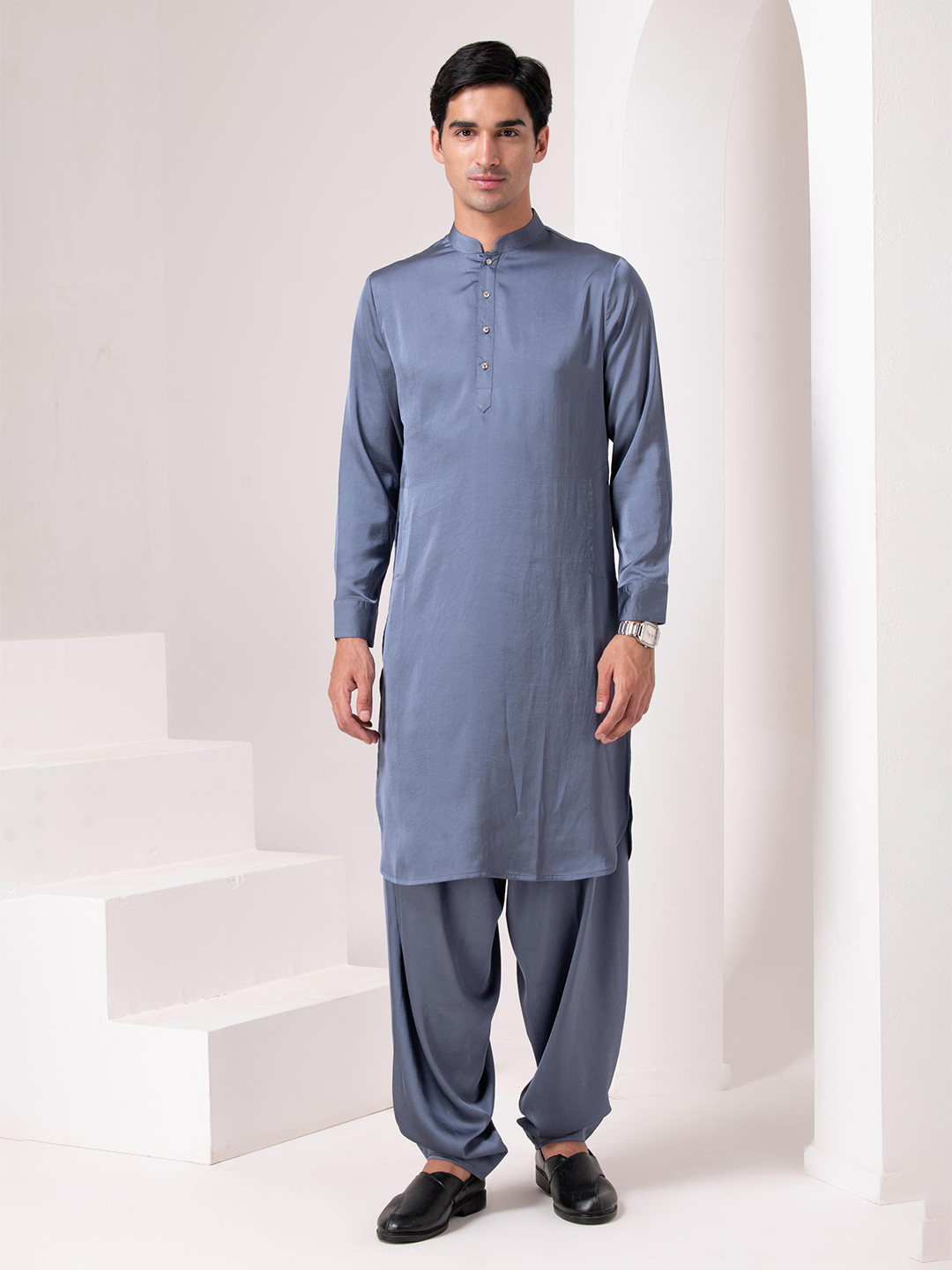 BARARA ETHNIC Mandarin Collar Long Sleeves Indigo Pathani Kurta with Trousers