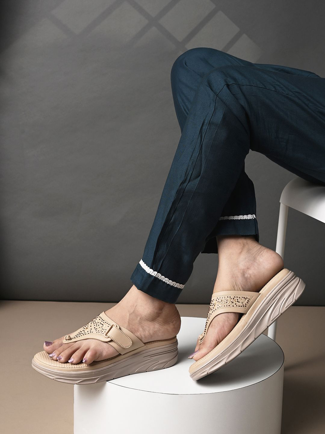 XE Looks Women Ethnic - Embellished Mid-Top T-Strap Flats