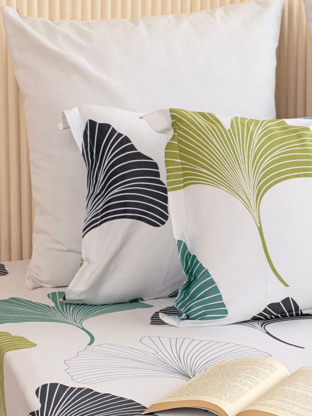 HOMEMONDE White & Blue 2 Pieces Floral Printed 210 TC Pure Cotton Rectangle Pillow Covers