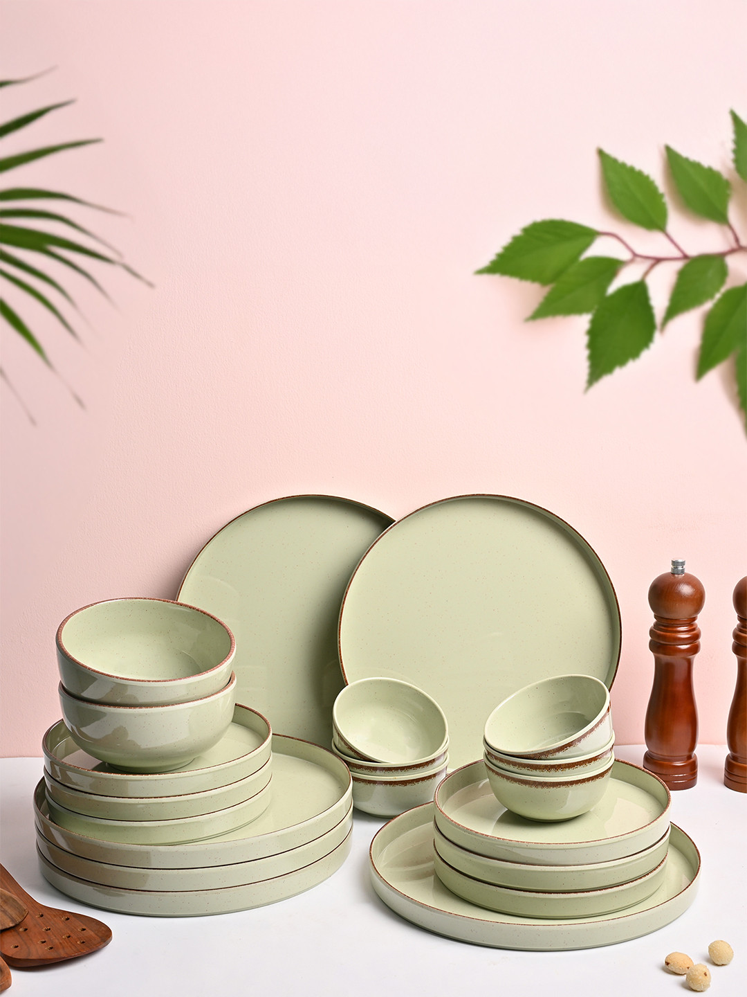 Market99 Plato Green Solid Melamine Easy to Clean 20-Piece Dinner Set